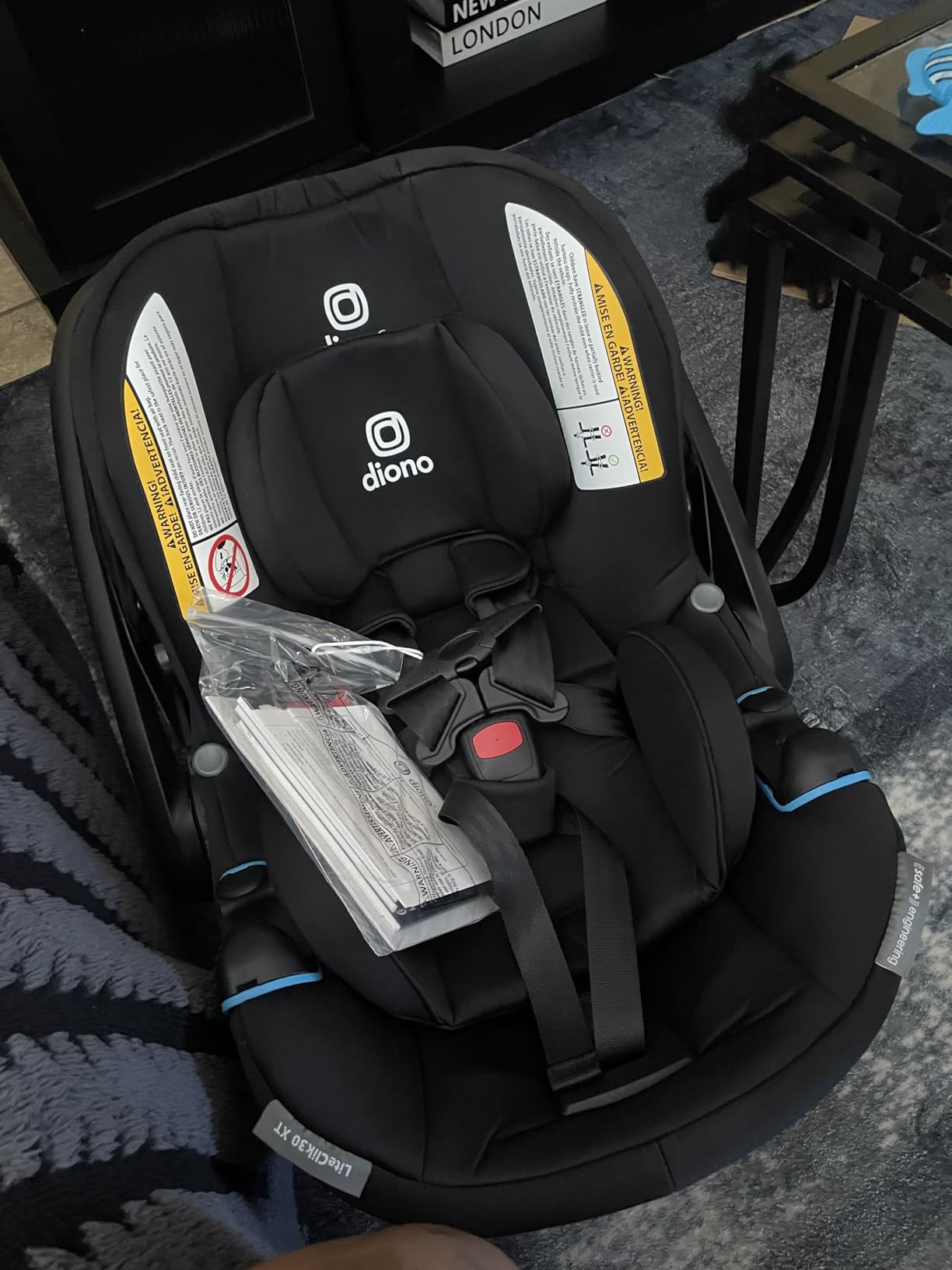 Diono LiteClik30 RXT SafePlus Infant Car Seat and Base, Rear-Facing for Infants 4-30lbs, SafePlus Engineering, with Infant Insert, UPF 50+ Sunshade (Gray Glacier Frost) customer photo 2