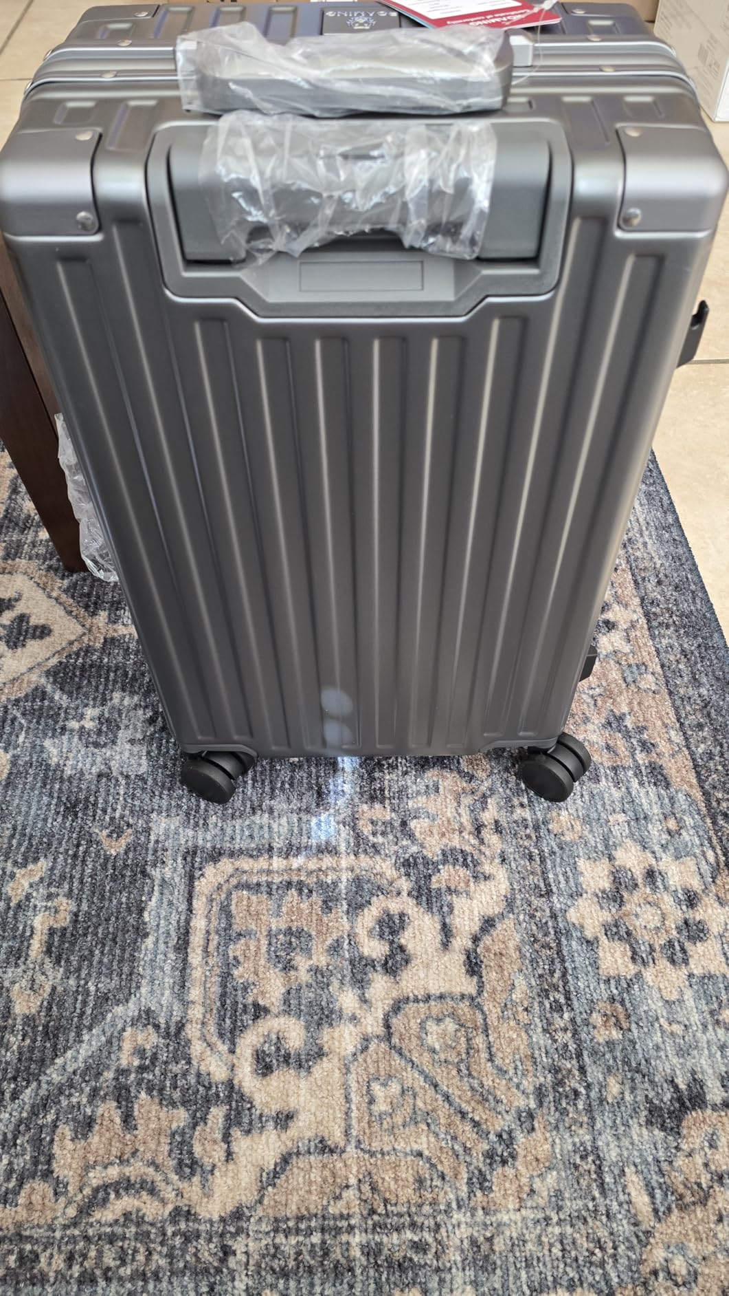 ROAMING Zipperless Luggage Airline Approved with Polycarbonate Aluminum Frame, Lightweight Hardside Luggage with Spinner Wheels, Metal Travel Luggage with Double TSA Locks, Carry On 20 Inch, gray customer photo 1