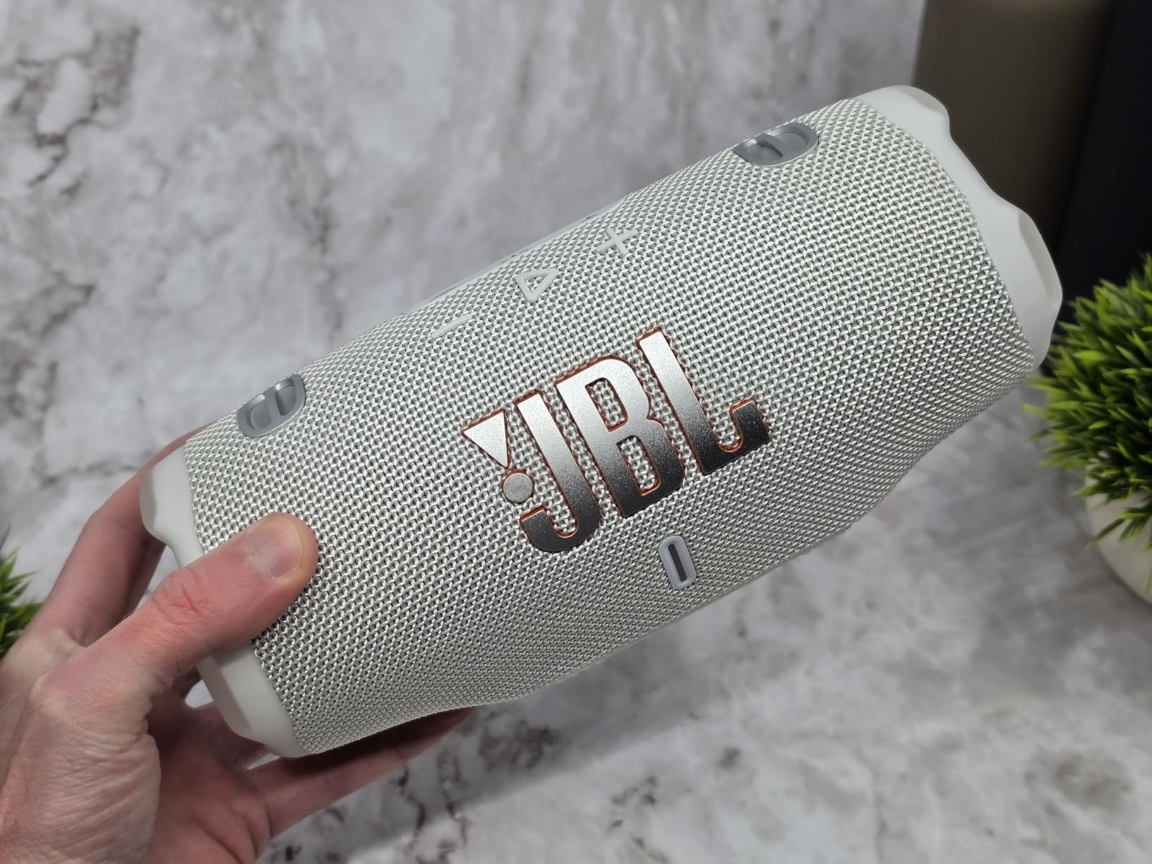 JBL Charge 6 - Portable Waterproof & Drop-Proof Bluetooth Speaker, Bold JBL Pro Sound with AI Sound Boost, 28Hrs of Playtime, Built-in Powerbank customer photo 1