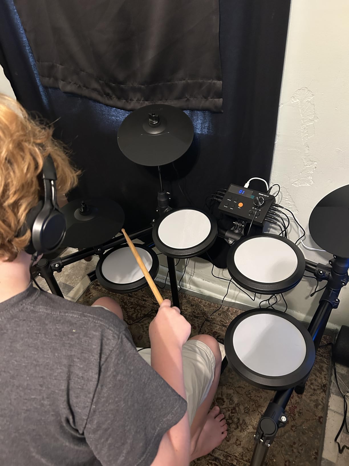 Donner DED-70 Electronic Drum Kit for Beginner with 150 Sounds, 4 Quiet Mesh Pads, 9