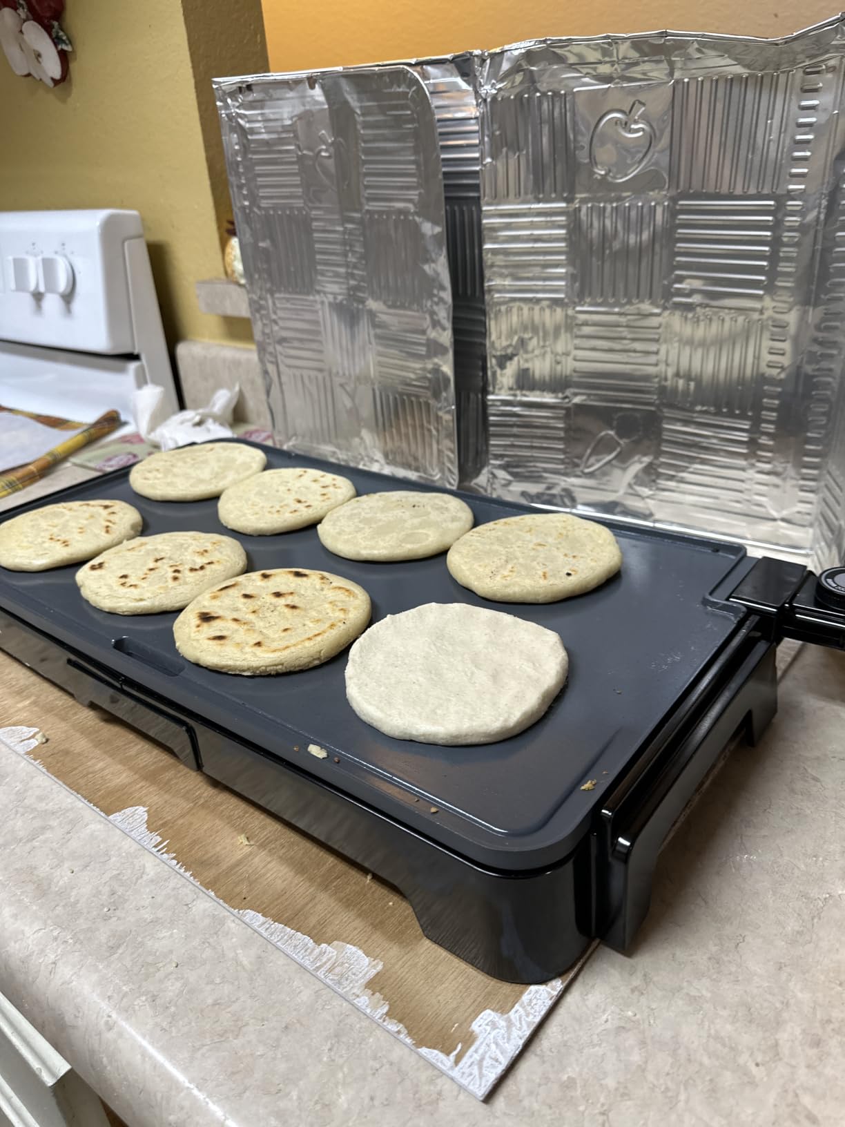 Gourmia 22 Inch XL Electric Griddle Pan - Nonstick Extra Large Flat Top Ceramic Surface, Countertop Cooker, Adjustable 200F-400F, Pull-Out Drip Tray, Compact Handle-Free Design customer photo 1