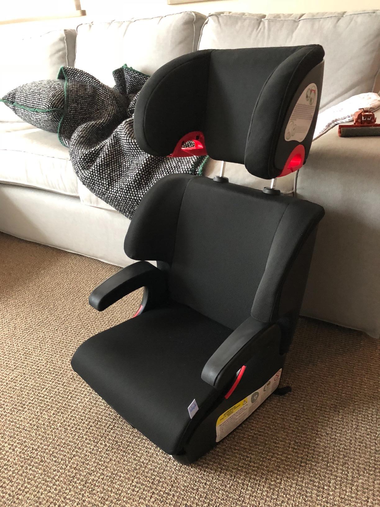 Clek Oobr High Back Booster Seat with Adjustable Headrest, Reclining Design, Latch System, and Retardant-Free Fabric (Latte Ziip) customer photo 2