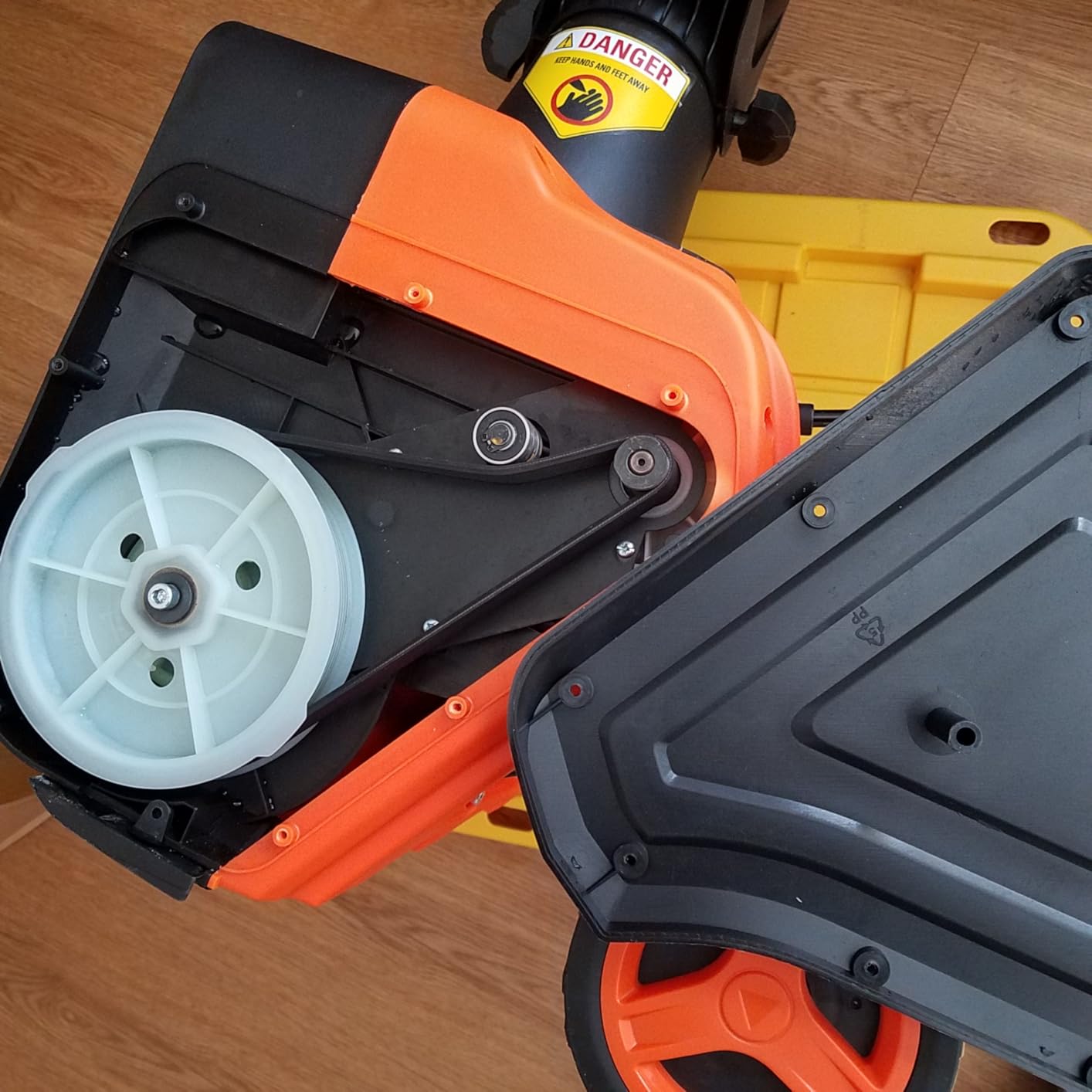 VEVOR Corded Electric Snow Blower, 20 inch 15A Snow Thrower with Dual LED Headlights & 180 Rotating Chute, 25FT Throwing Distance customer photo 1
