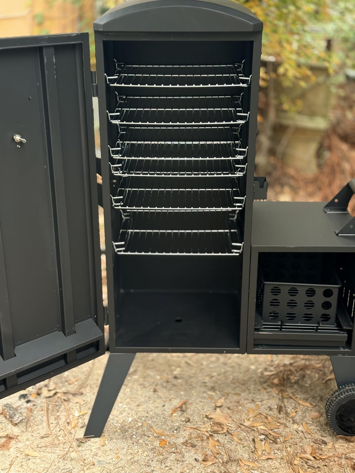 VEVOR Charcoal Offset Smoker, Heavy-Duty Steel BBQ Offset Smoker with Side Firebox, Movable Outdoor Barbecue Smokers with 6 Adjustable Grates customer photo 1