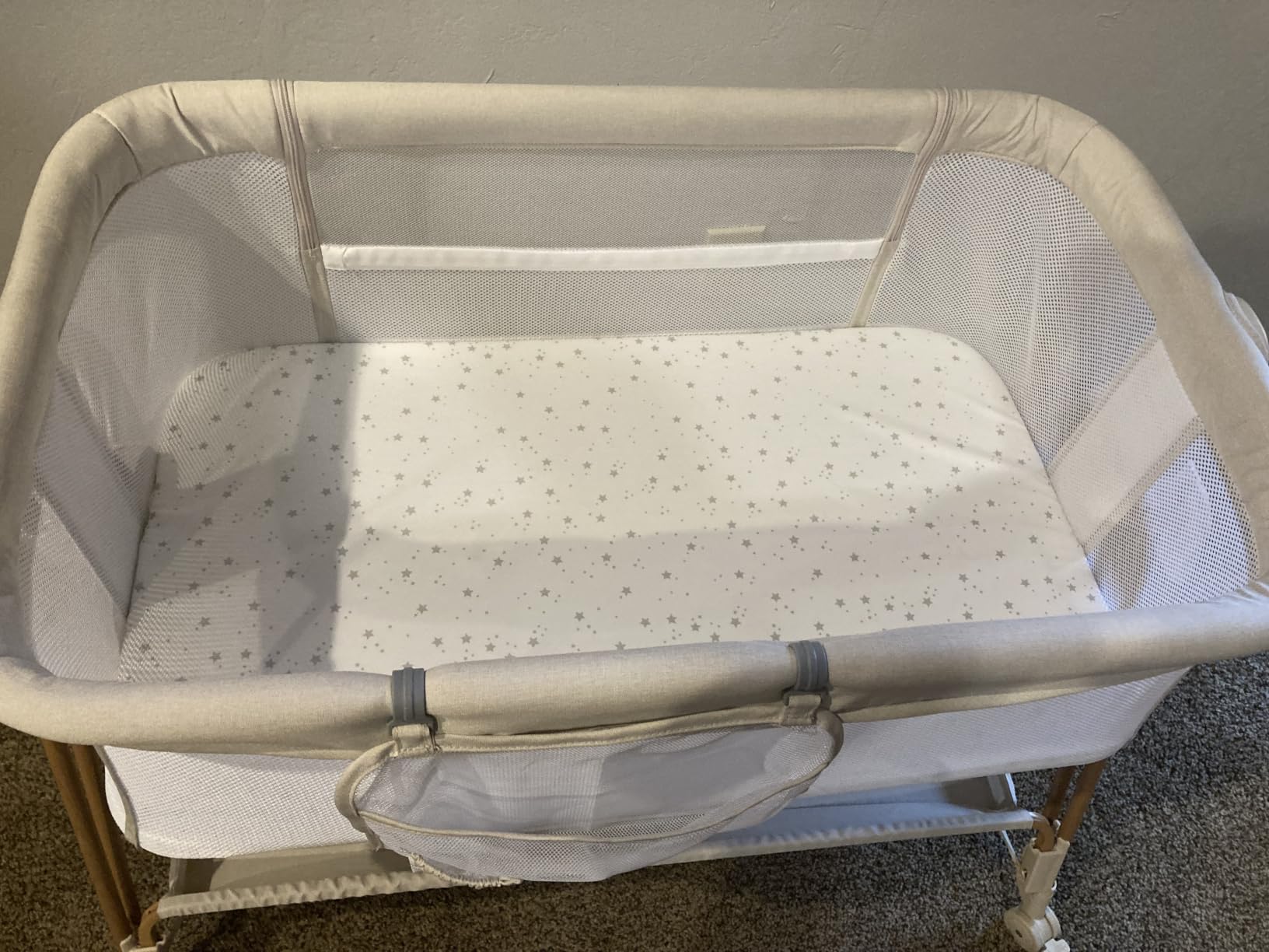 Fodoss Baby Bassinets Bedside Sleeper - 3-in-1 Baby Bassinet with Wheels, Soft Mattress, Storage Tray, Full-Mesh Sides, 7-Height Adjustable Crib for Newborns customer photo 1