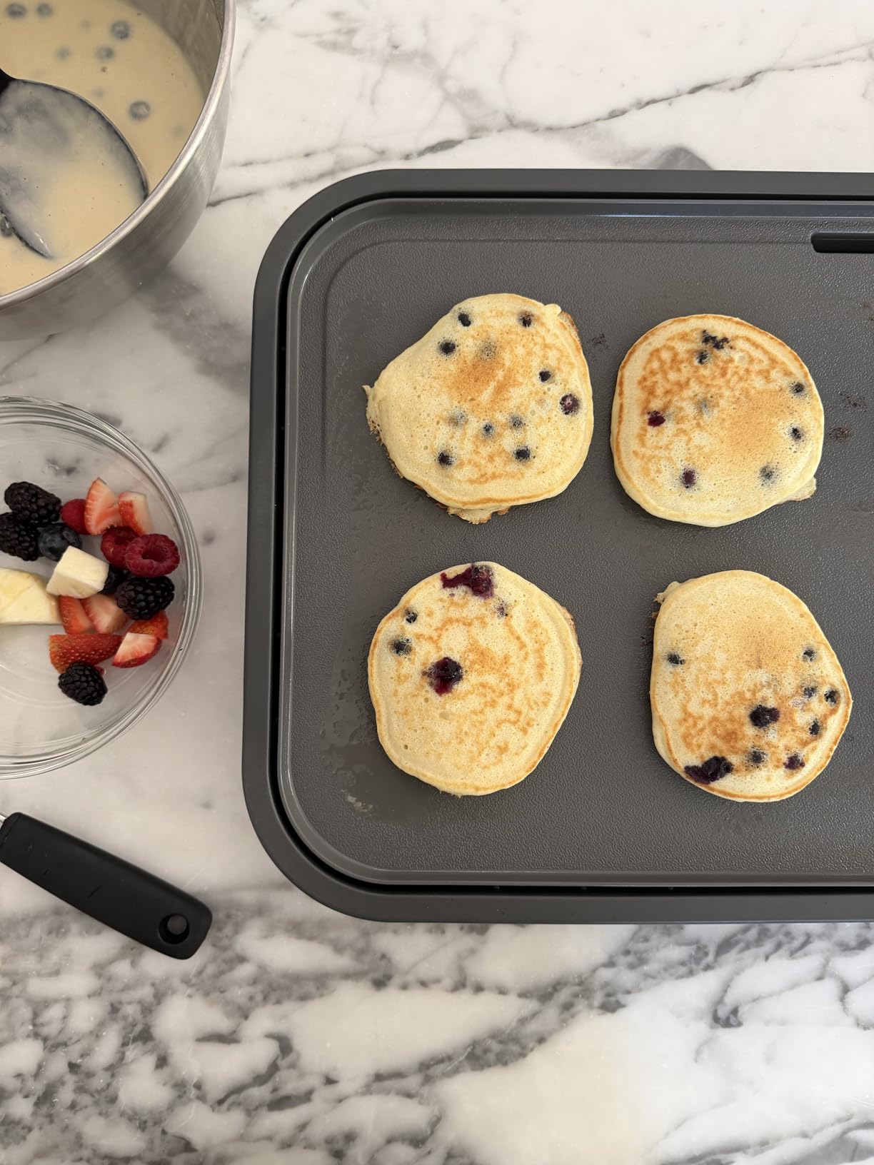 Martha Stewart 12 x 22 Electric Griddle, XL Ceramic Nonstick Flat Top Cooking Surface, Adjustable Temperature Dial, Drip Tray, Dishwasher Safe, 1500W Fast Even Heating, Pancakes & Eggs, Caviar Gray customer photo 2