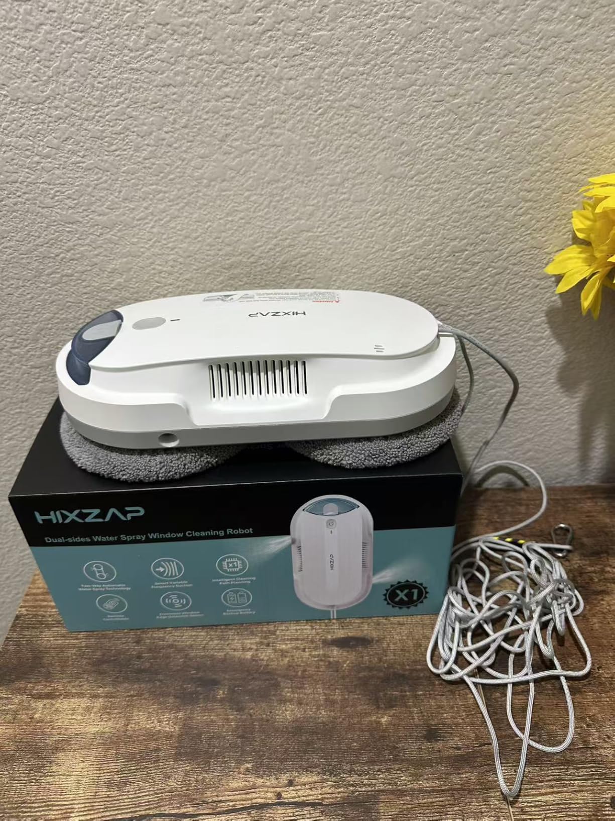 Window Cleaning Robot - Double Helix 4800-6400Pa Suction, Dual Ultrasonic Spray, 85ml Tank, Edge Detection, Anti-Drop, 3 Cleaning Modes for Streak-Free Glass (White) customer photo 2