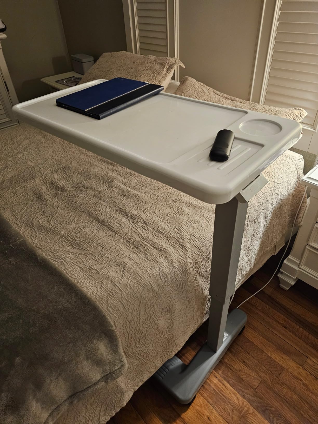Carex Rolling Overbed Table, Hospital Bed Table, Laptop Tables for Recliner, Bed, Bedside and Sofa, Computer Tables, Hospital Tray, Adjustable with Wheels and Secure Height Adjustment customer photo 1