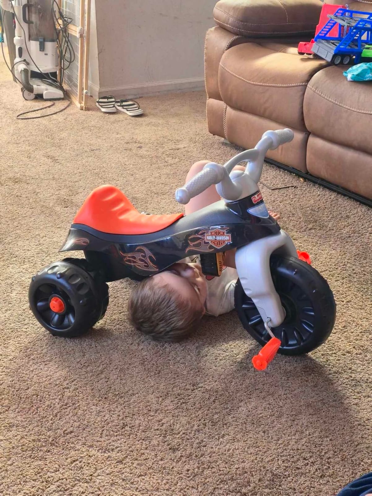 Fisher-Price Toddler Tricycle Harley-Davidson Tough Trike, Toy Bike with Handlebar Grips & Storage for Outdoor Play Kids Ages 2+ Years (Amazon Exclusive) customer photo 2