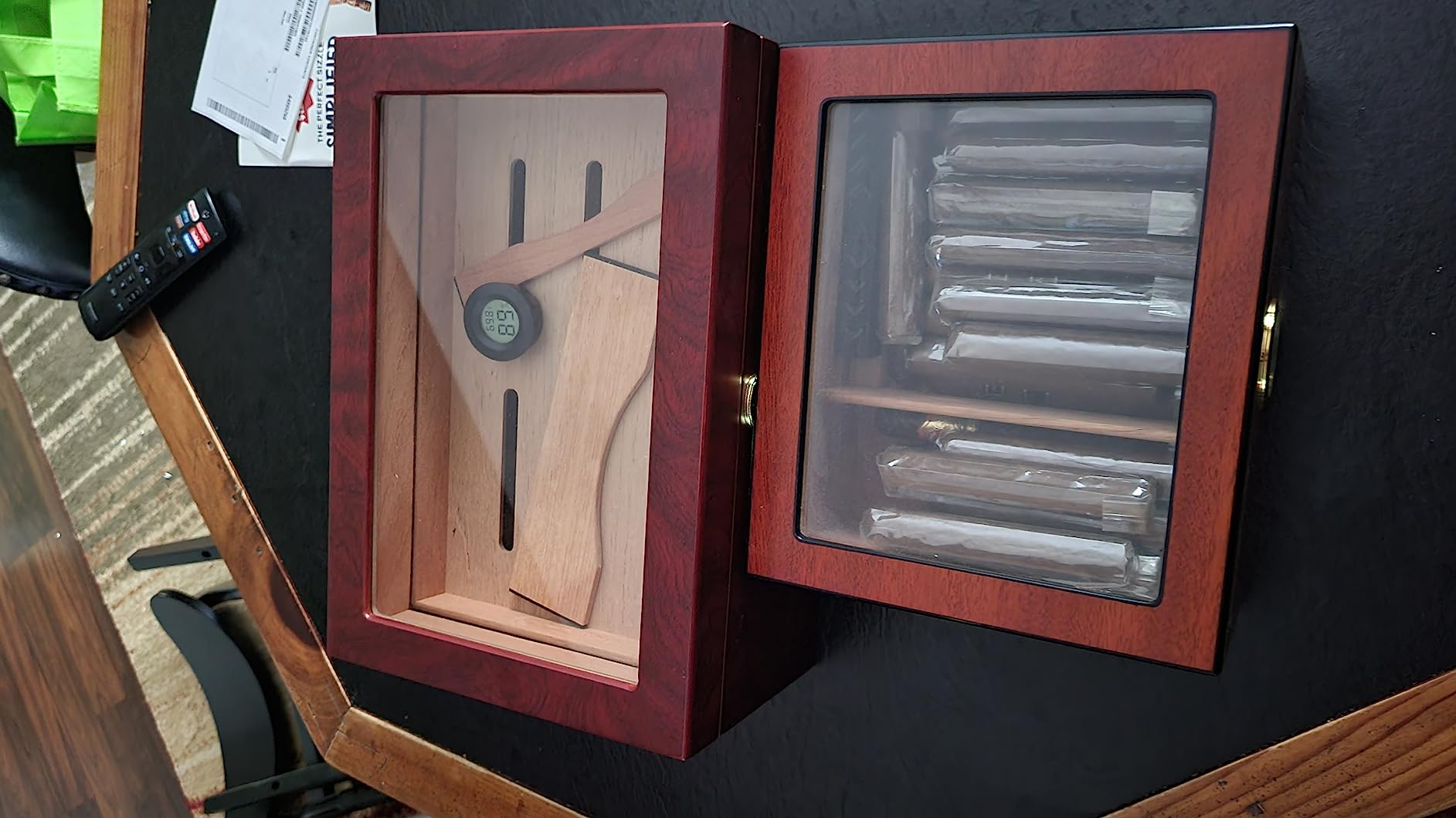 Mantello Cigars Large Glass-top Cigar Humidor Humidifier Box for Up to 100 Cigars with Hygrometer and Removable Cedar Tray customer photo 1