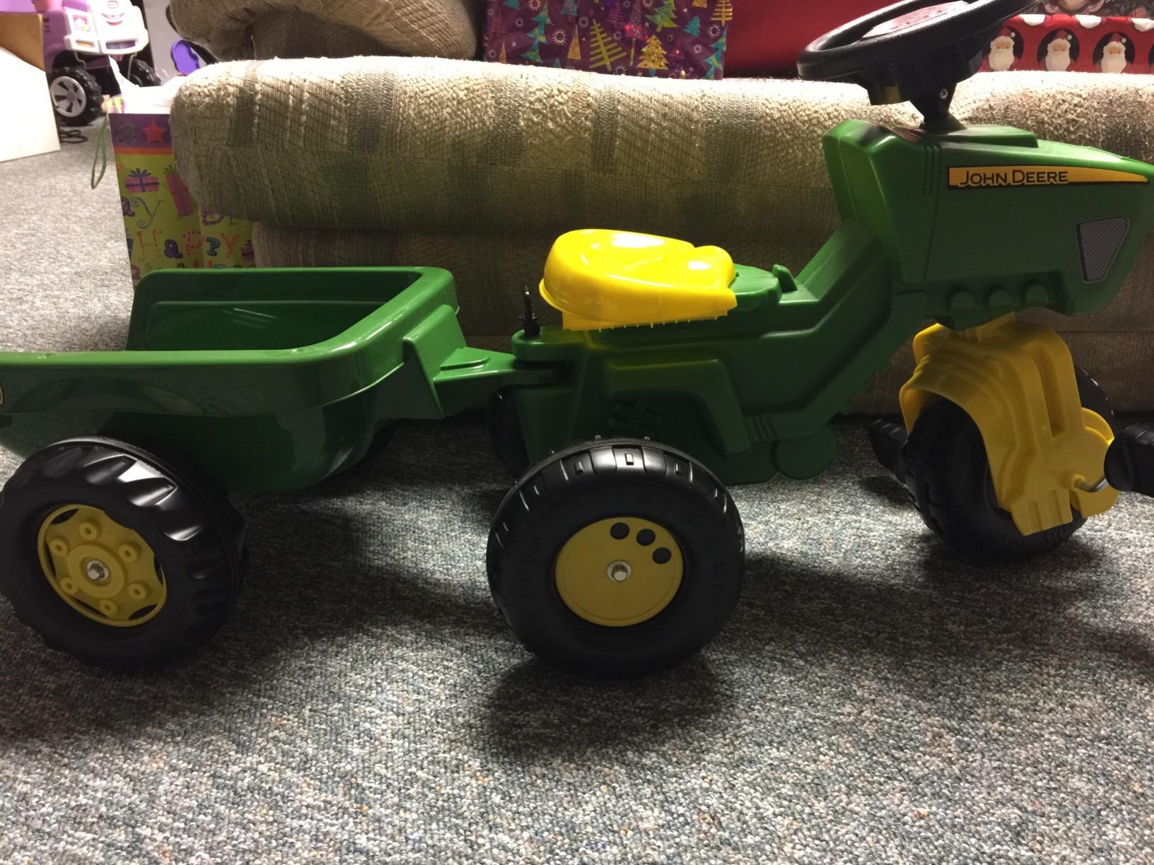 John Deere 3-Wheel Trac with Trailer Ride On, Green/Yellow customer photo 2