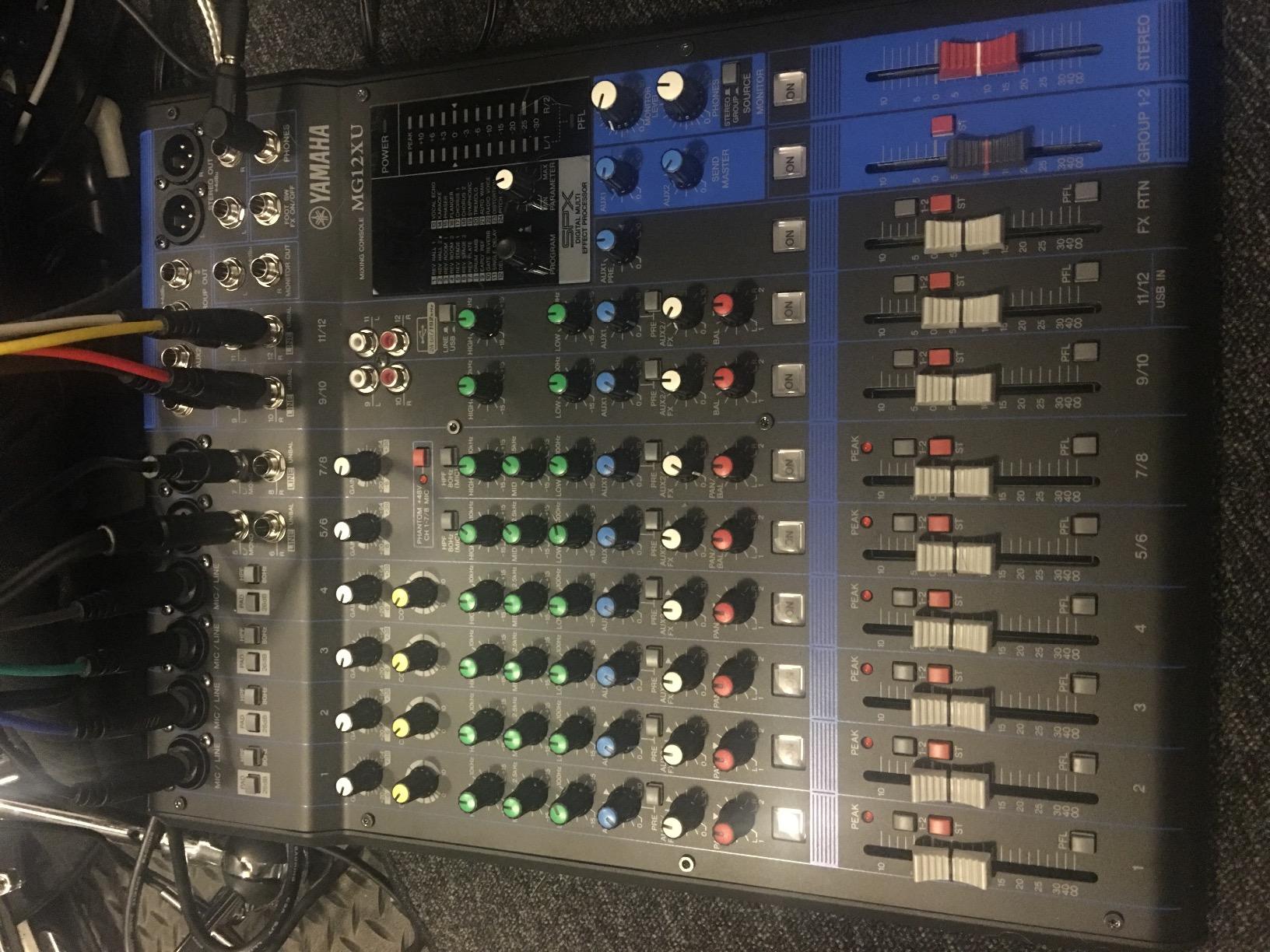 Yamaha MG12XU 12-Input 4-Bus Mixer with Effects customer photo 1