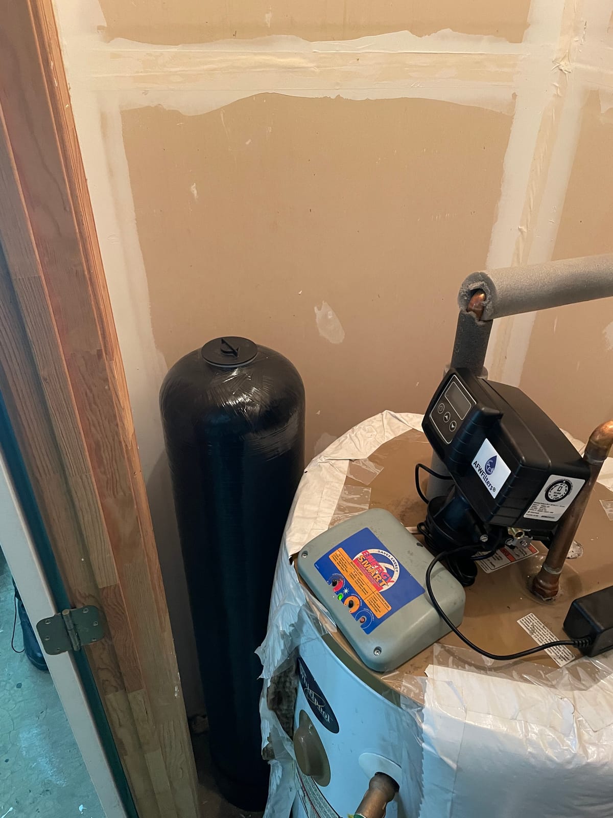 Fleck 5600 SXT Whole House Water Softener, 48,000 Grains, Black customer photo 1