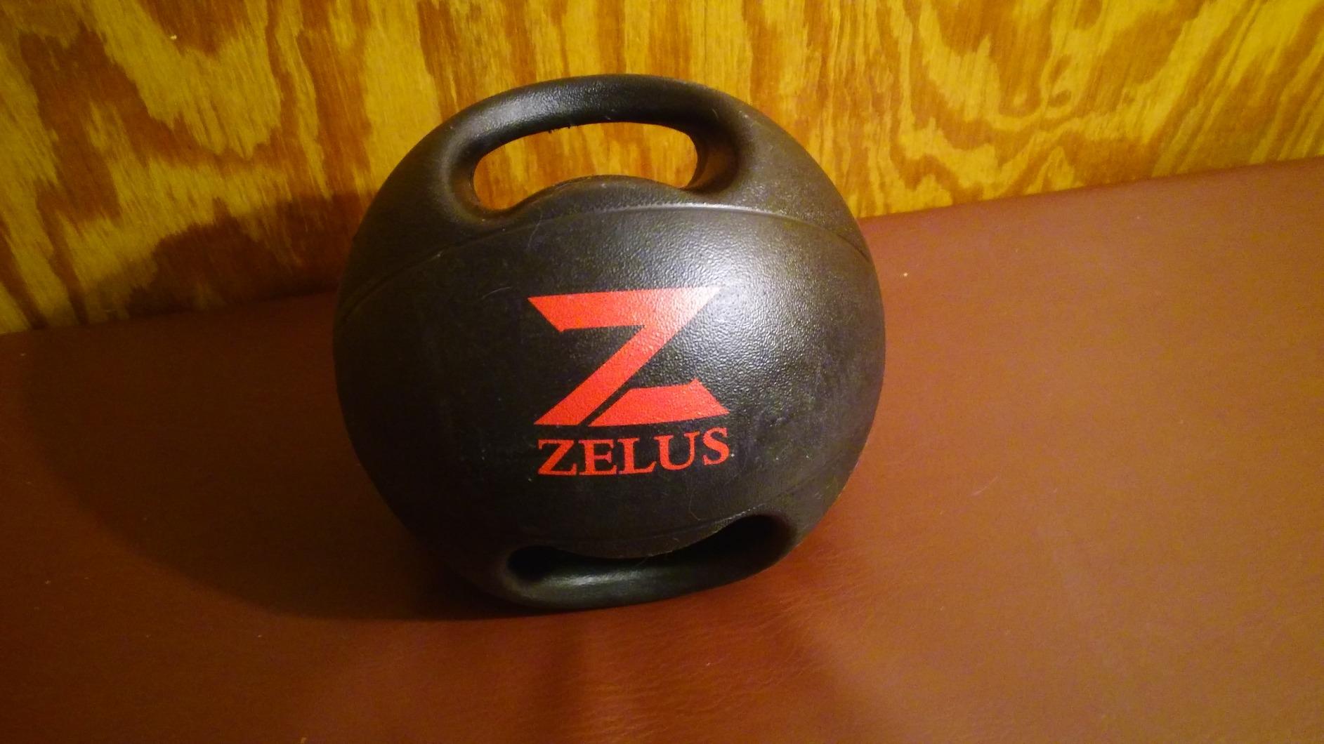 ZELUS Medicine Ball with Dual Grip| 10/20 lbs Exercise Ball |Weight Ball with Handles| Textured Grip Exercise Ball |Strength Training| Core Workouts | 10/20 lb, eco-friendly odorless rubber, dual anti-skid grips, for core strength training mobility, home gym crossfit customer photo 1