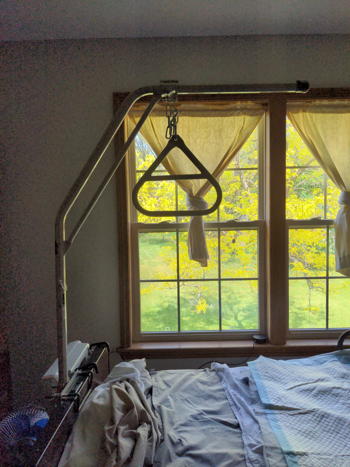 Invacare 7740A Two-Piece Design Trapeze Bar and Handle, 168 lbs Weight Load LimitG, Grey customer photo 1