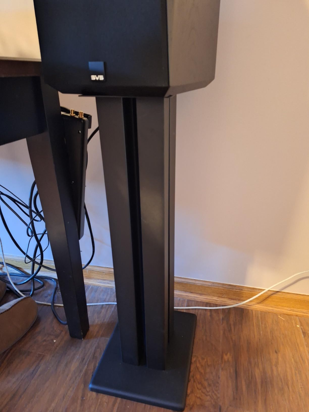 Monolith Speaker Stands - Sturdy Construction, Rectangular Columns, Rectangular Columns, 32 Inch, Black customer photo 2