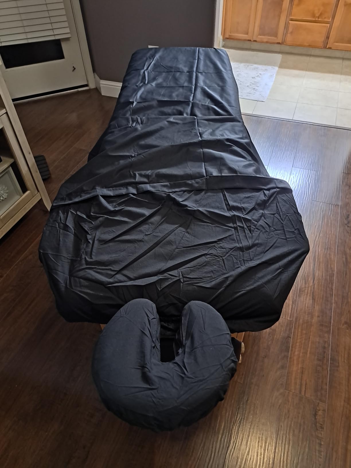 Yaheetech 84x24in Portable Massage Table Folding Adjustable Lash Bed, Black customer photo 1