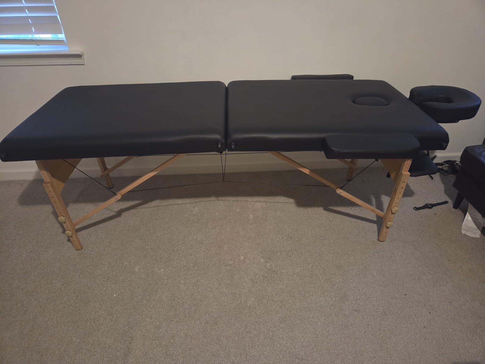 Yaheetech 84x24in Portable Massage Table Folding Adjustable Lash Bed, Black customer photo 2