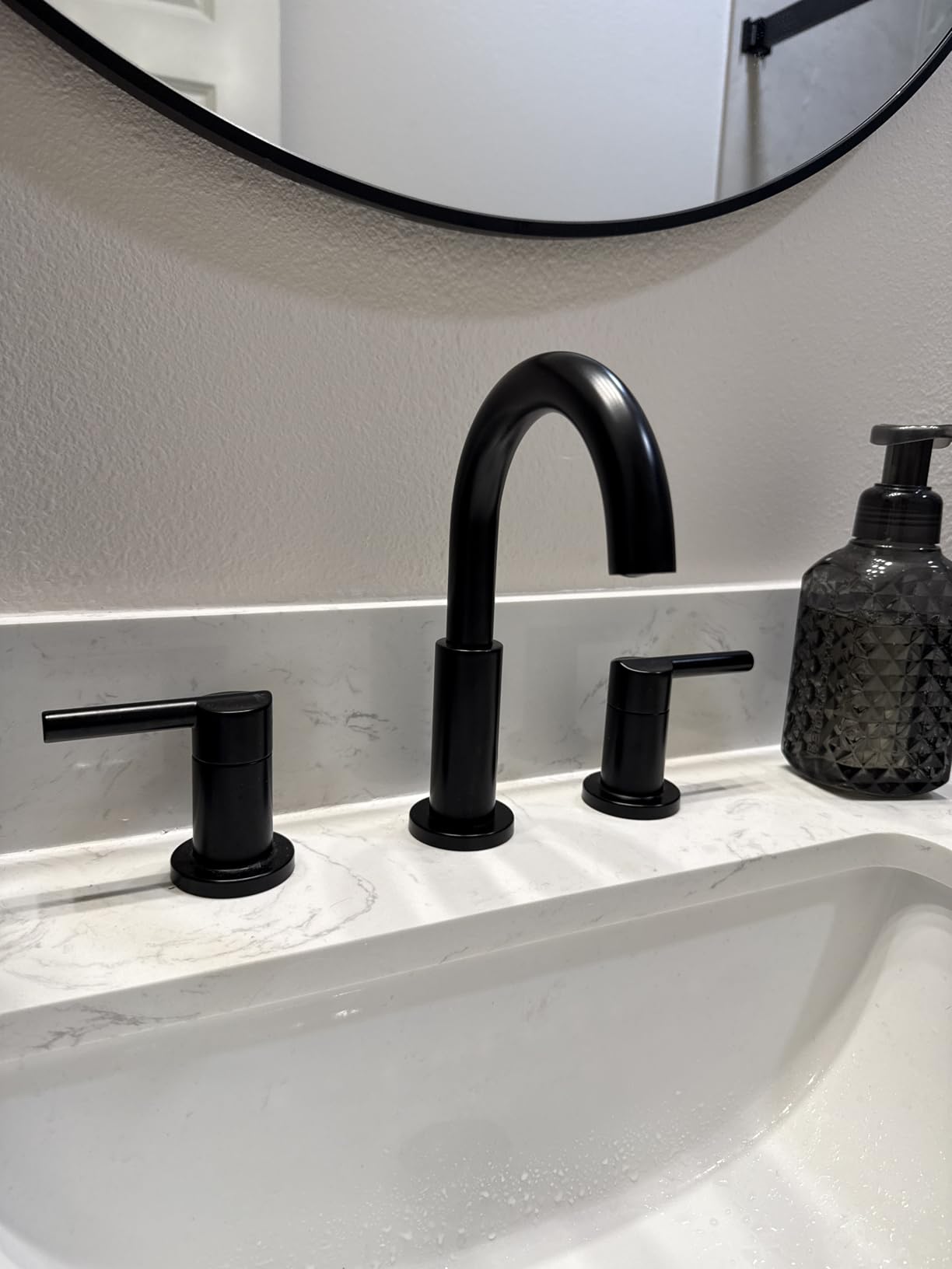 Delta Faucet Nicoli Widespread Bathroom Faucet 3 Hole, Matte Black Bathroom Faucet, Bathroom Sink Faucet, 2 Handle Bathroom Faucet, Bath Faucet, Drain Assembly, Matte Black 35749LF-BL customer photo 2