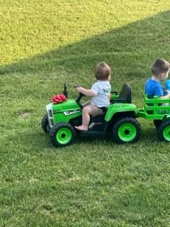 Costzon Ride on Tractor with Detachable Trailer, Kids' Electric Vehicles w/3-Gear-Shift Ground Loader, Wireless Design & USB, 7 LED Headlights, Remote Control Tractor Toy for Kids 3+ (12V, Green) customer photo 1