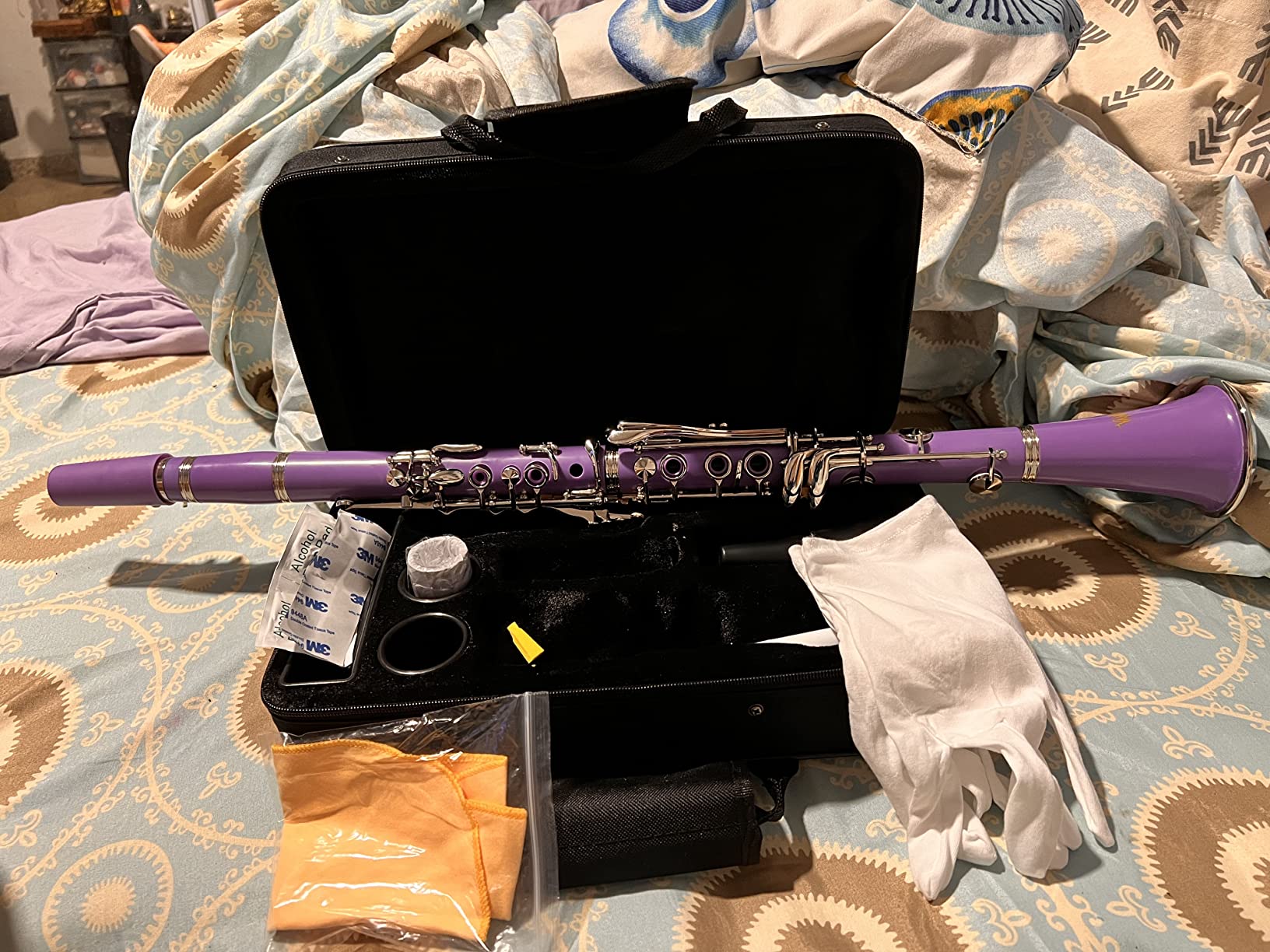 Bb Clarinet 17 Keys Flat B Clarinet for Beginners & Students Black | with Case,Stand,Strap,2 Barrels,8 Mouthpiece Cushion and White Gloves customer photo 2