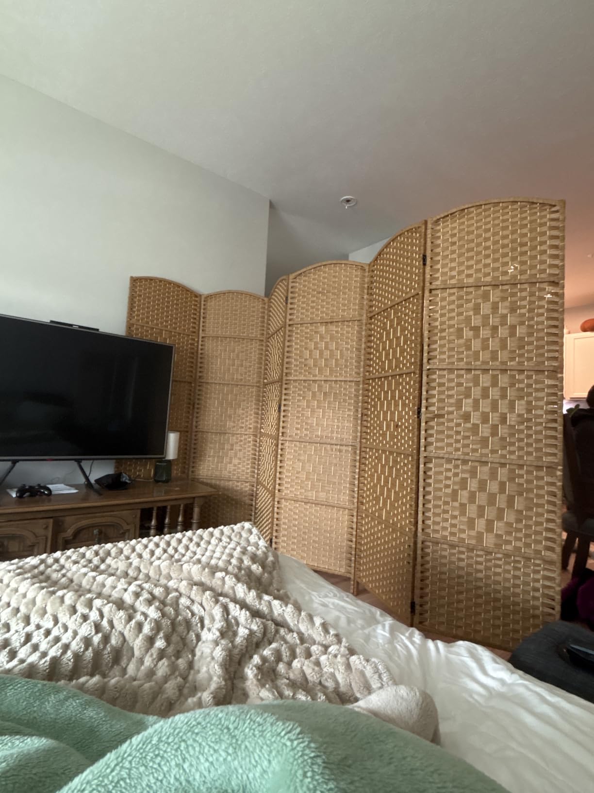 JOSTYLE Rattan Room Divider, 4-Panel Folding Privacy Screen 6ft. Extra Wide customer photo 2