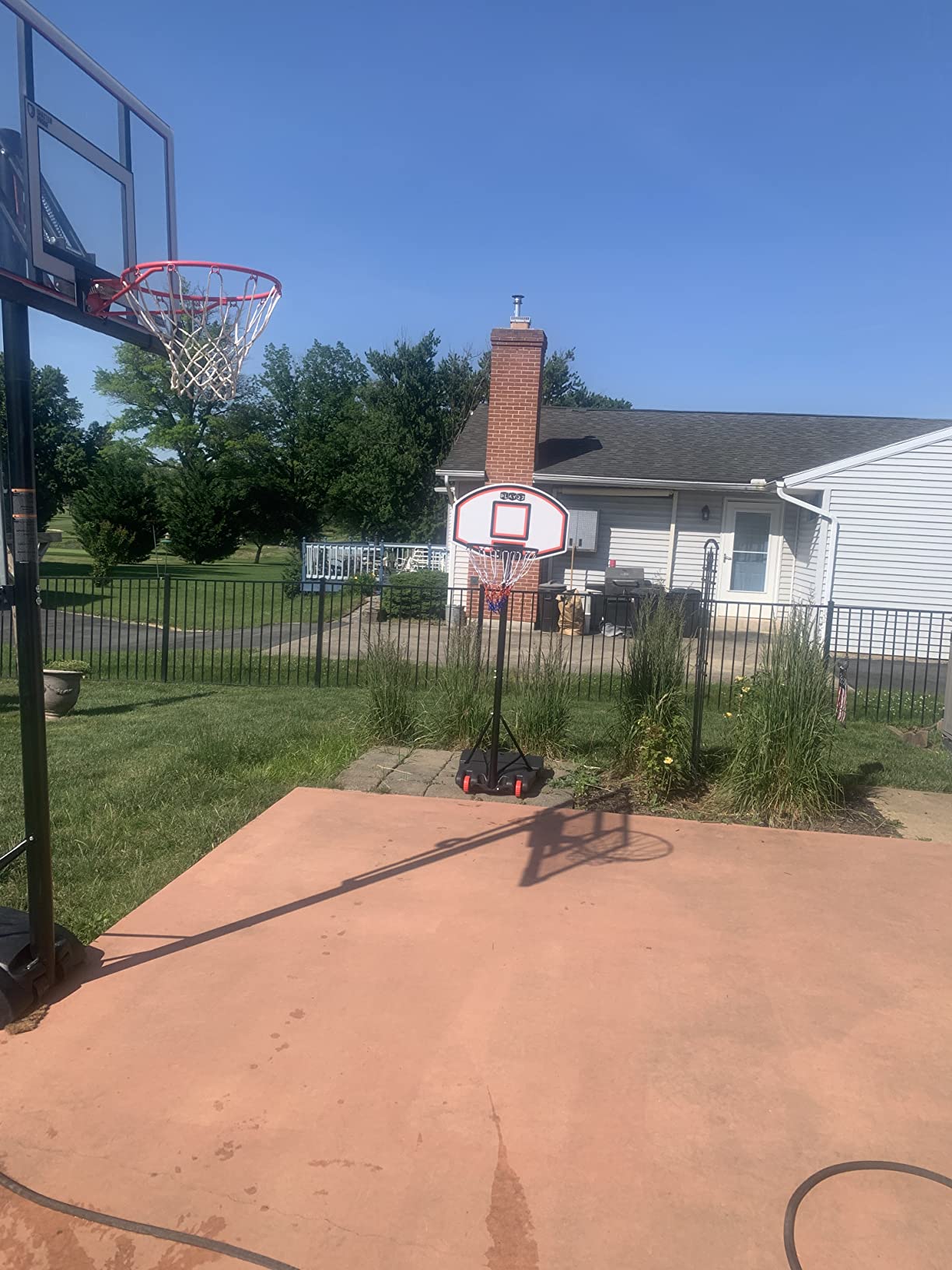 Play22 Kids Adjustable Basketball Hoop customer photo 1
