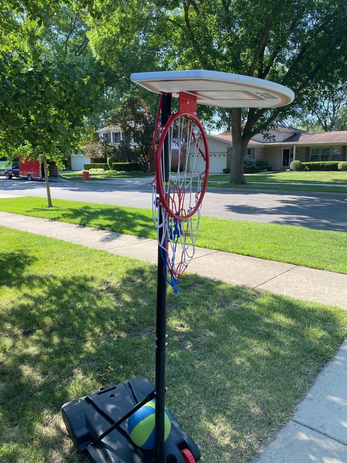 Play22 Kids Adjustable Basketball Hoop customer photo 2