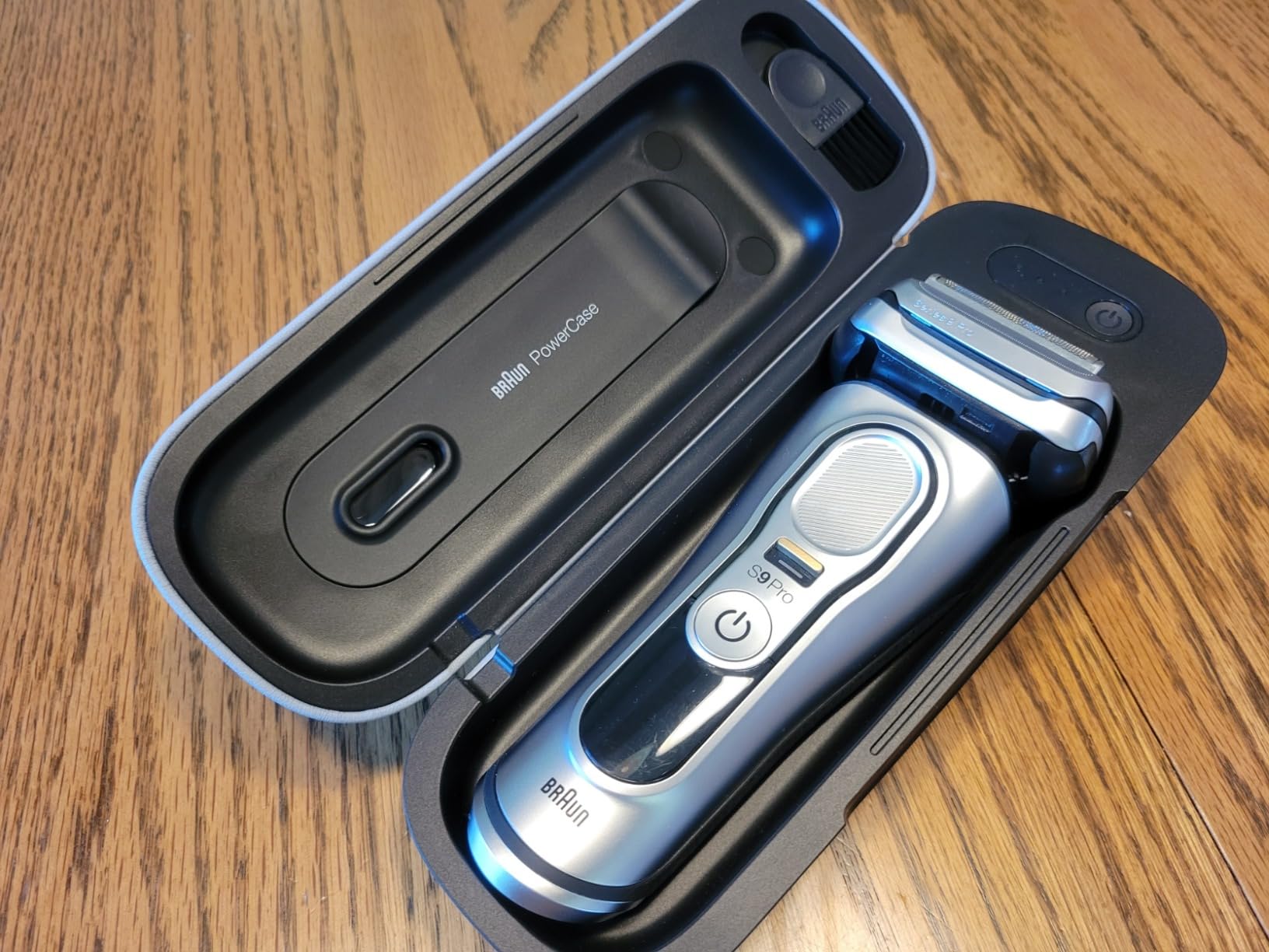 Electric Razor for Men, Waterproof Foil Shaver, Series 9 Pro 9477cc, Wet & Dry Shave, with Portable Charging Case, ProLift Beard Trimmer, 5-in-1 Cleaning & Charging SmartCare Center, Silver customer photo 2