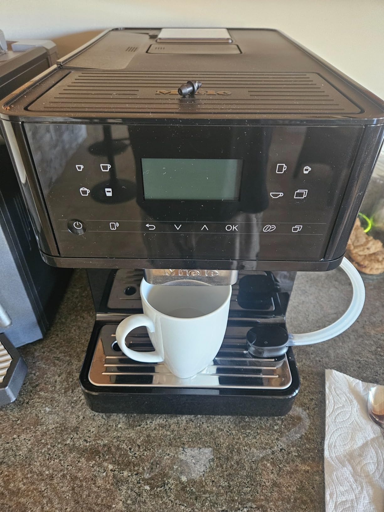 Miele CM 6160 MilkPerfection Fully Automatic Coffee & Espresso Machine customer photo 1