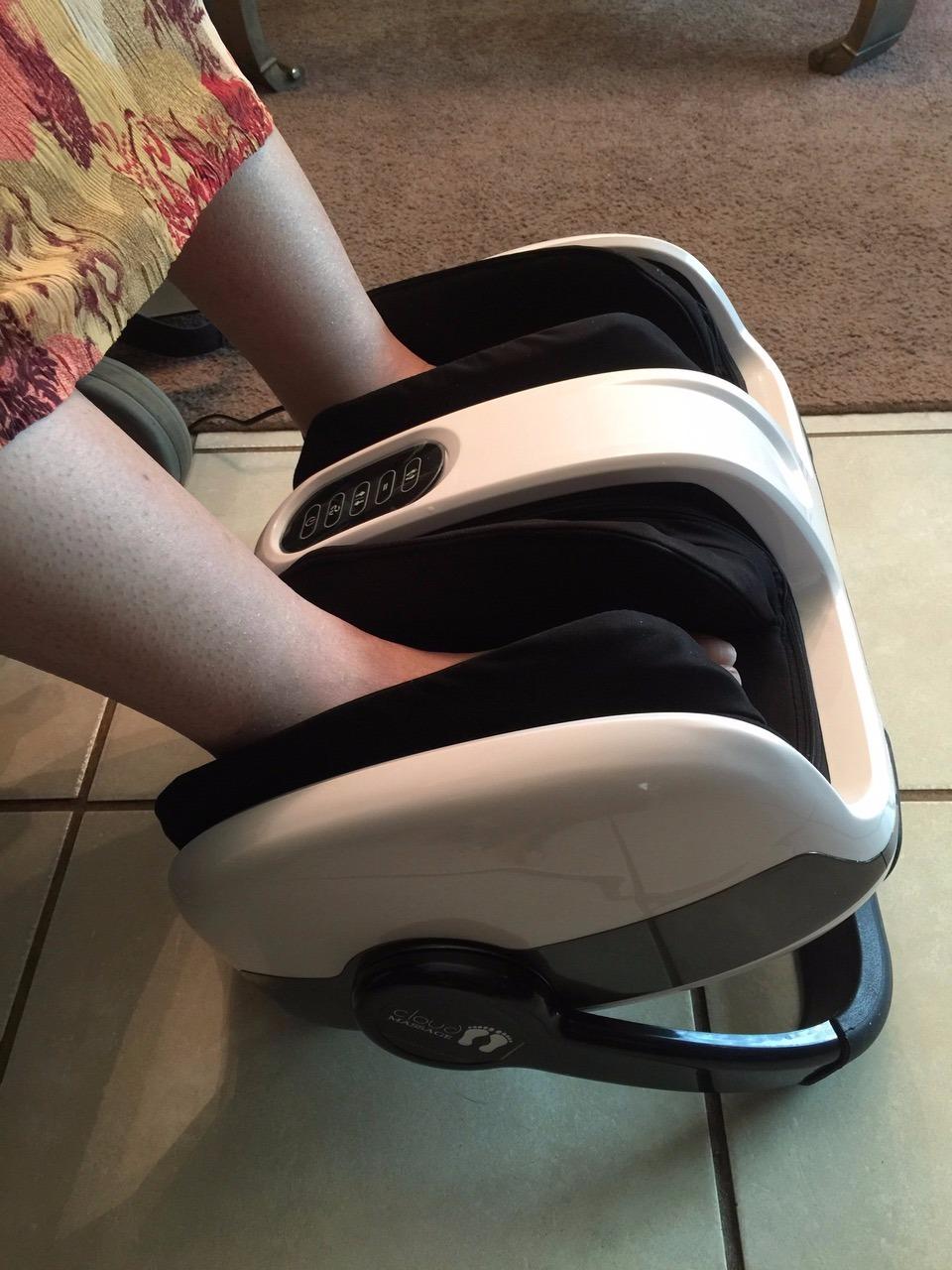 Cloud Massage Shiatsu Foot Massager with Heat, Standard Size customer photo 2