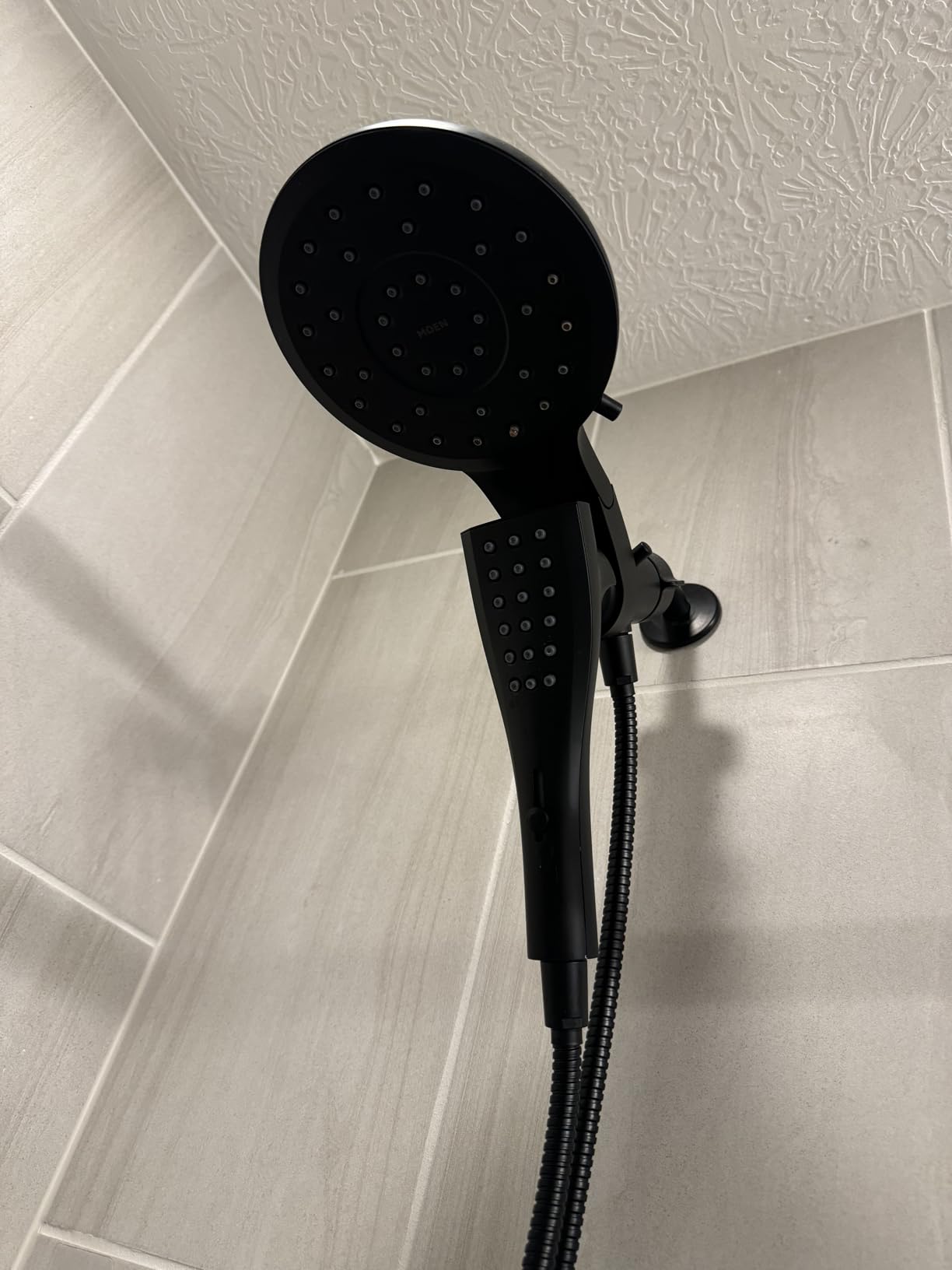 Moen Verso Magnetix Handheld & Rain Shower Head Combo, Chrome | 8-Function Handheld, 7-Inch Rain Shower Head, Detachable with 72-Inch Metal Hose, Model 220C3 customer photo 2