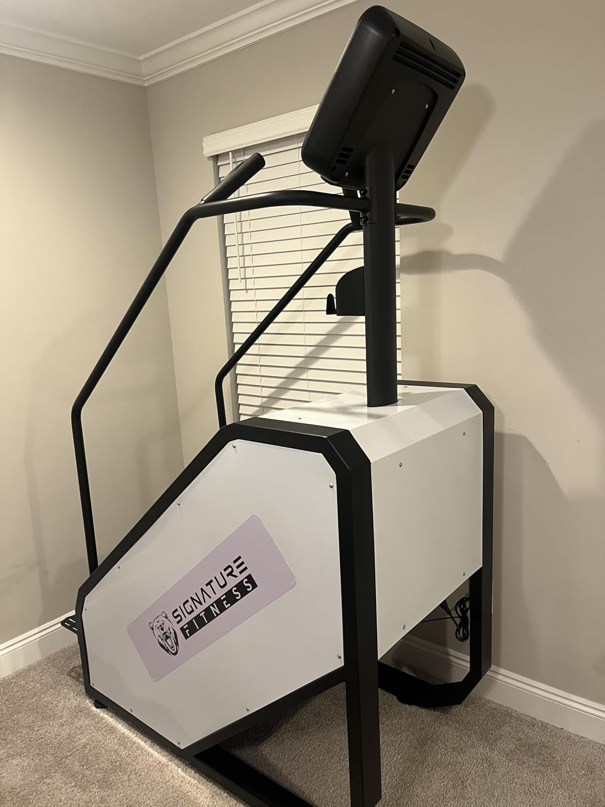 Signature Fitness Continuous Climber Commercial Grade Stair Stepping Machine for Cardio and Lower Body Workouts customer photo 2