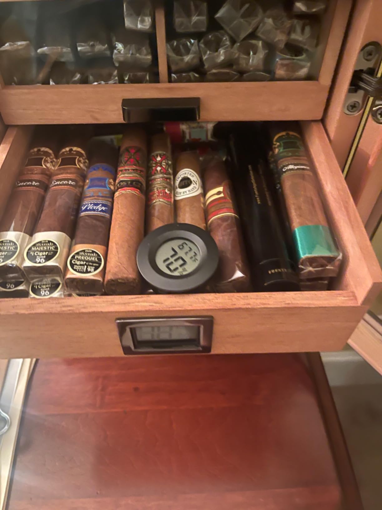 CASE ELEGANCE Luca Cabinet Humidor - Brown, Holds 80-100 Cigars | Spanish cedar, glass display customer photo 2
