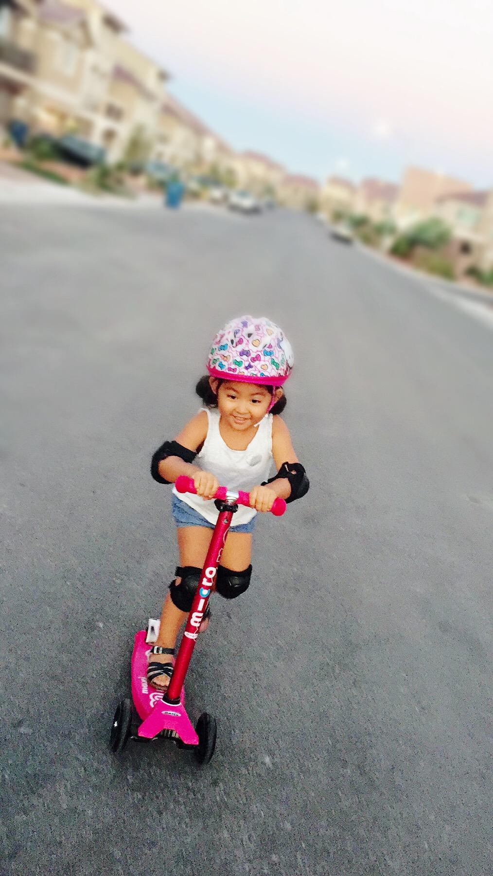 Micro Kickboard Maxi Scooter for Ages 5-12, 3 Wheel Lean-to-Steer Design, Adjustable T Bar, Smooth Ride PU Wheels, Swiss Design customer photo 1