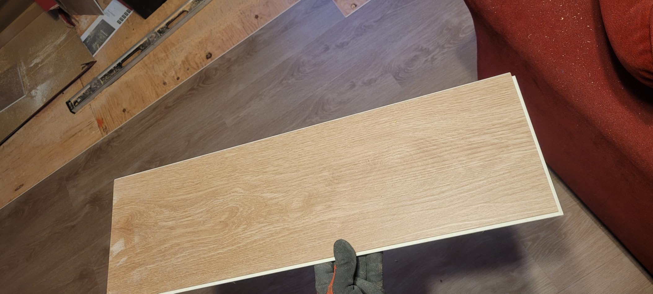 Lucida Surfaces MaxCore Pro 7.31x48in 20mil 5mm 24.5SqFt Click Lock LVP customer photo 1