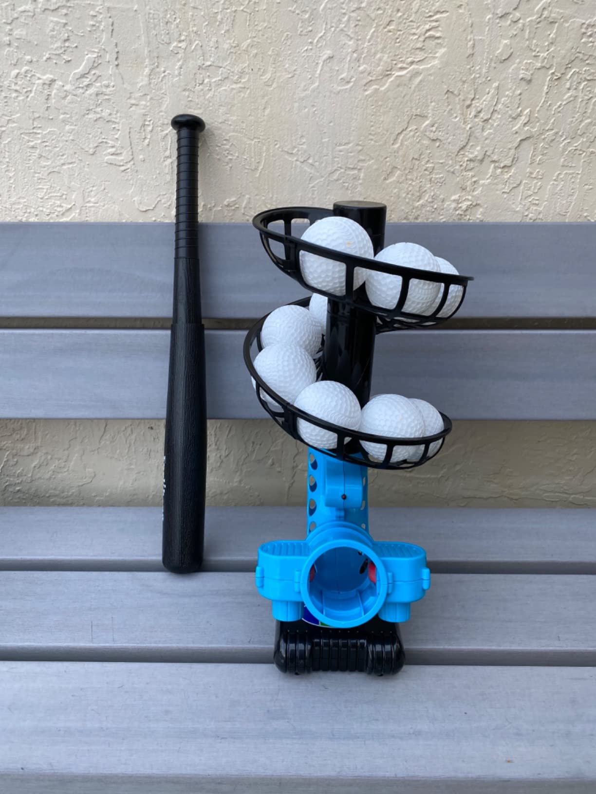 Furlihong 380BH Baseball Pitching Machine, Battery Powered, Angle Adjustable, Comes with Bat and One Dozen Training Balls, for Kids and Beginner customer photo 2