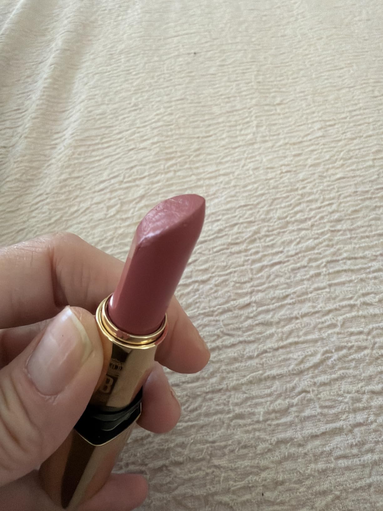 Bobbi Brown Luxe Lipstick | Bold, Skincare-Infused Lipstick for Rich Satin Finish | Chamomile Oil & Jasmine Flower Wax customer photo 2