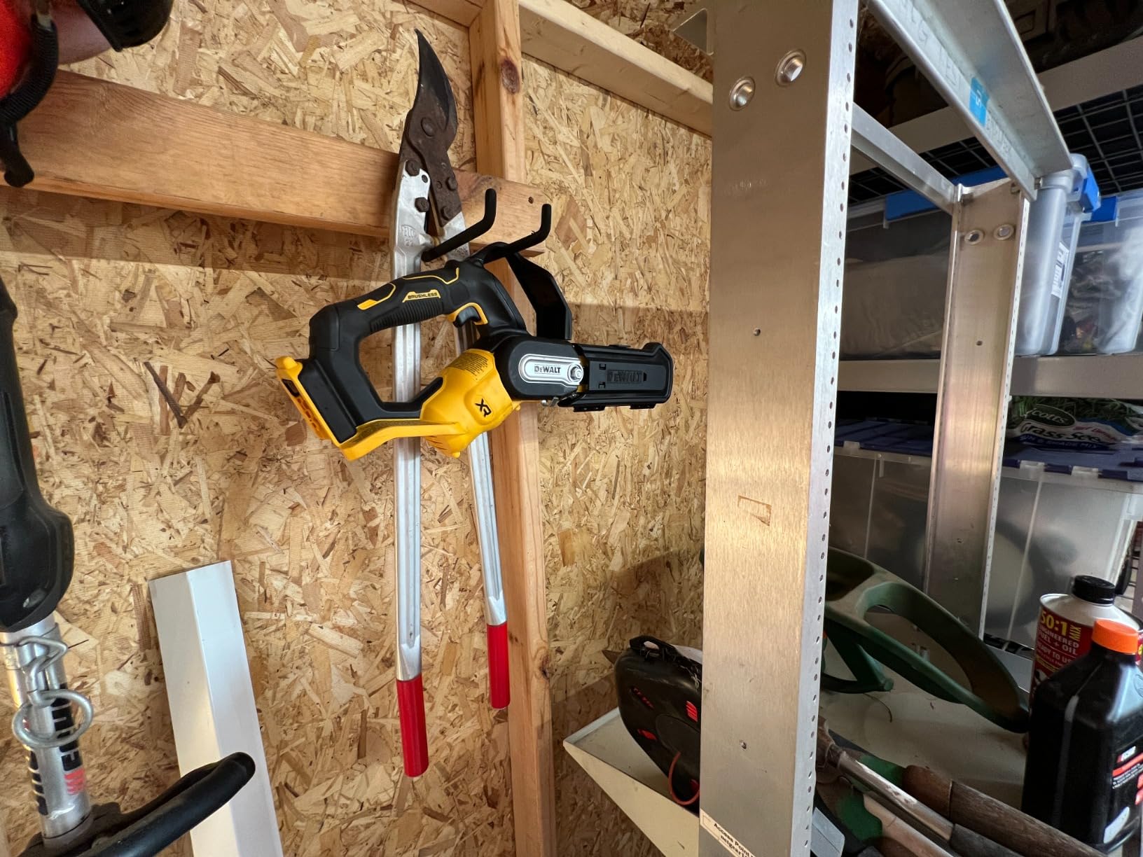 DEWALT Chainsaw Pruning Cordless 20V MAX 8