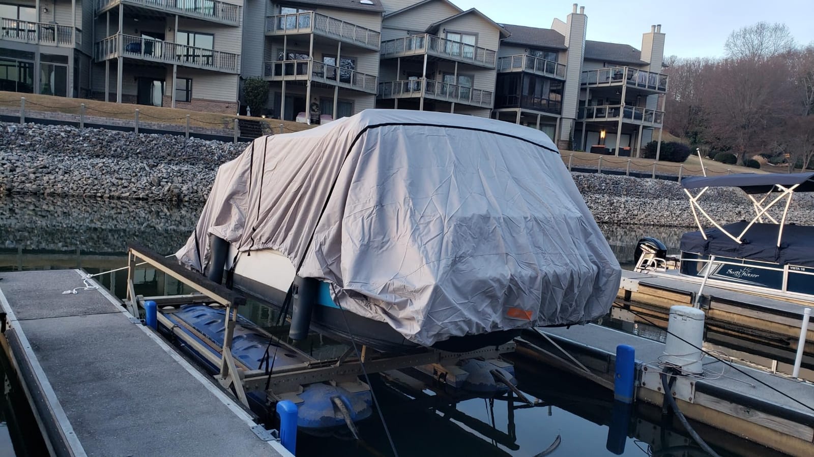 RVMasking Pontoon Boat Cover, 1400D Reinforced, Motor Cover, 17-20ft, Gray customer photo 1