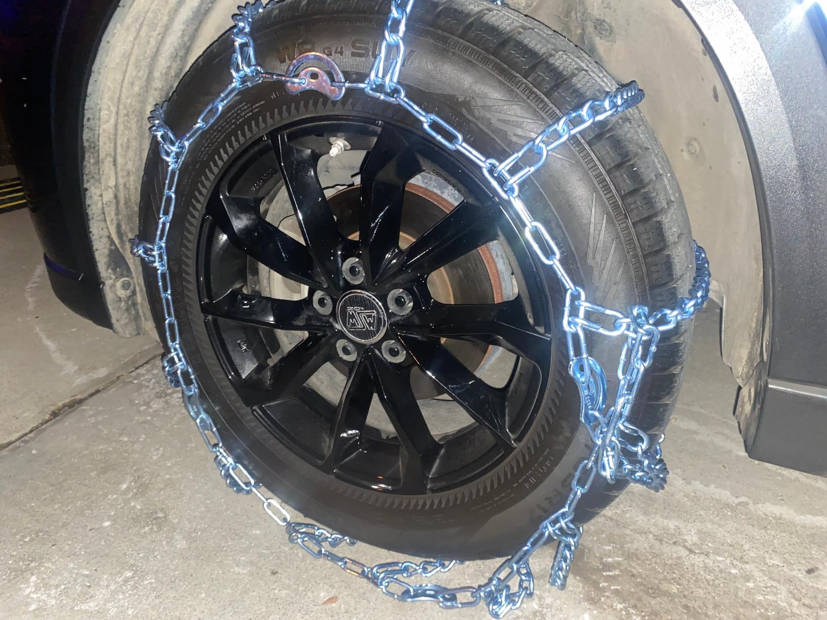 SCITOO QG2228CAM Snow Chains for Passenger Car,Pickup,Trucks,SUV - Set of 2 | Universal Emergency Tire Traction Chains,Anti-Skid Tire Chains Width 225 235 245 255 265 275 285 295(15