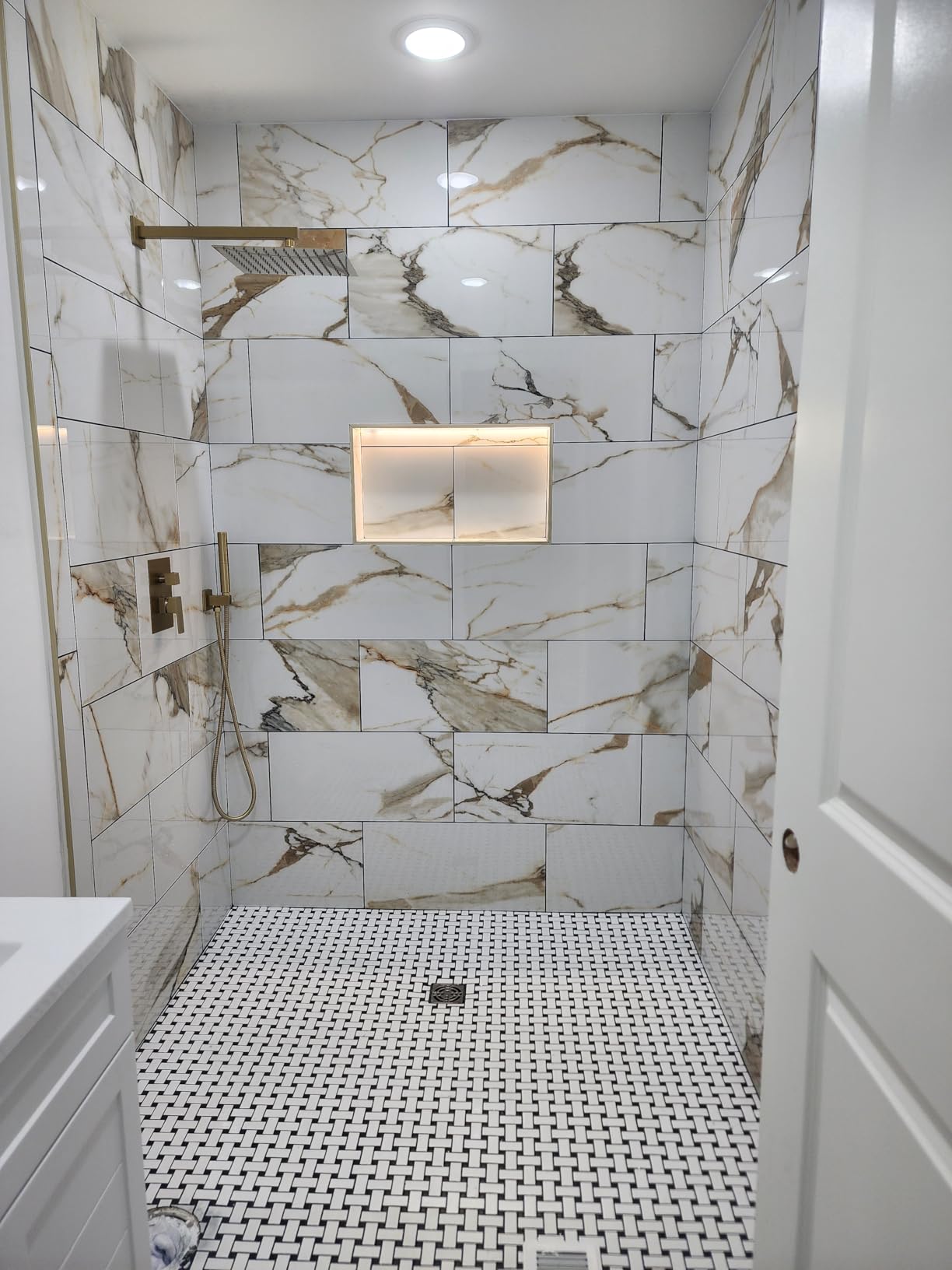 Aolemi Shower System with Rain Head and Handheld, 12-Inch, Brushed Gold customer photo 2
