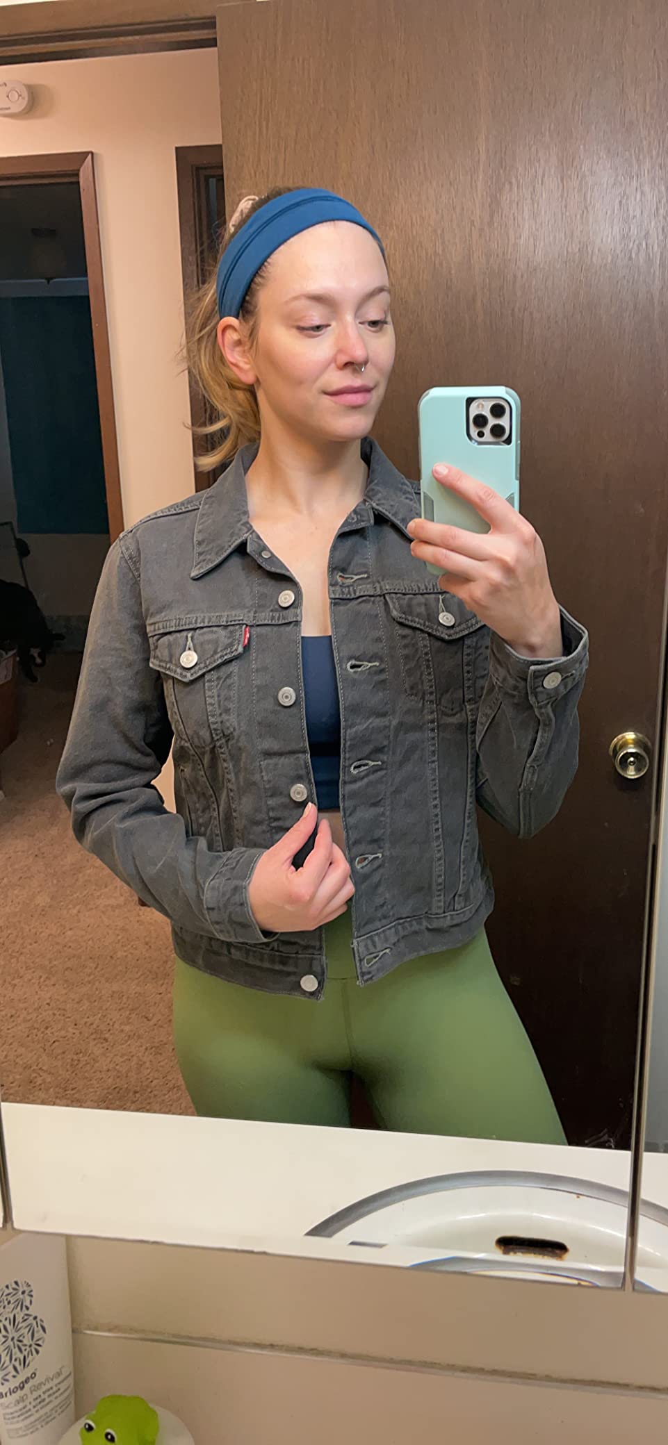 Levi's Women's Original Trucker Jacket (Also Available in Plus) customer photo 1