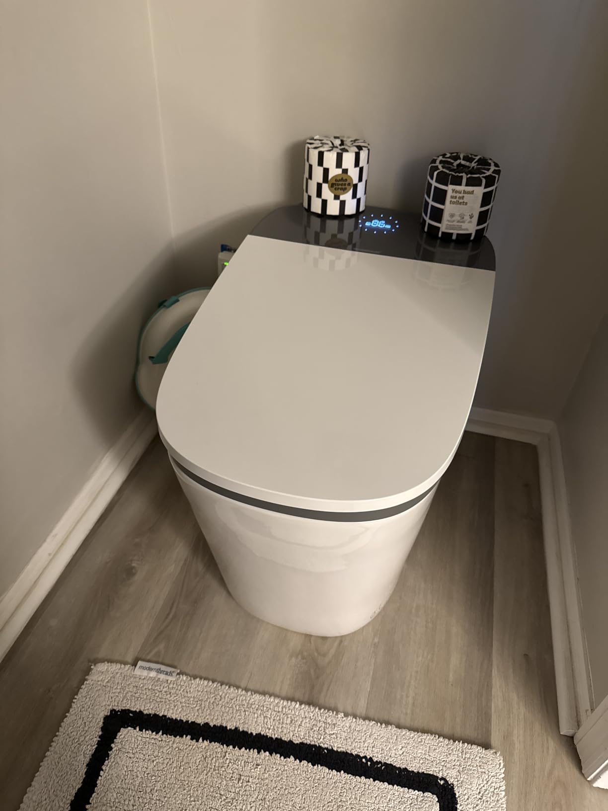 WOODBRIDGE Smart Toilet with 1000g MaP Flush Score & Foam Shield (B0930S) | Auto Open/Close, ADA Comfort Height, Auto Dual Flush, Moving Air Dryer, Heated Seat customer photo 2