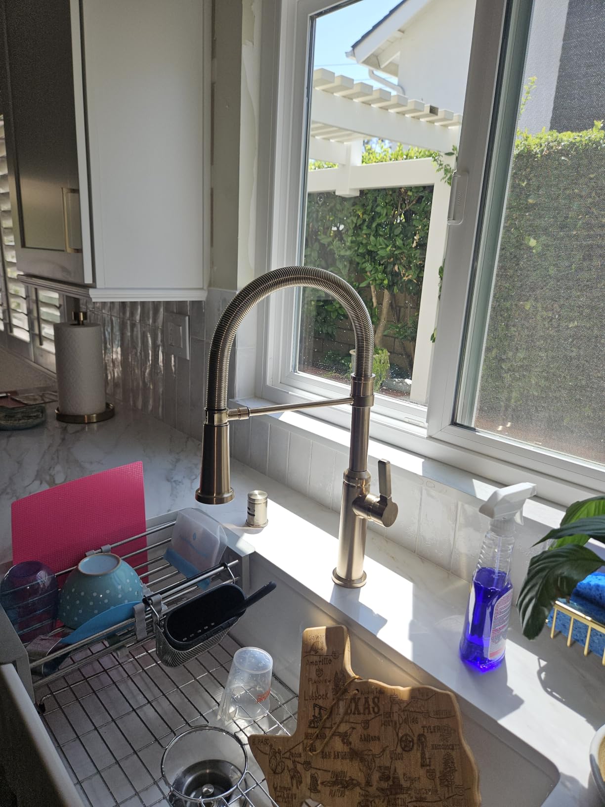 Delta Rhett Pro Style Commercial Kitchen Faucet with Pull Down Sprayer, Chrome Single Hole Kitchen Sink Faucet, Single Handle, Chrome 18829-DST customer photo 1