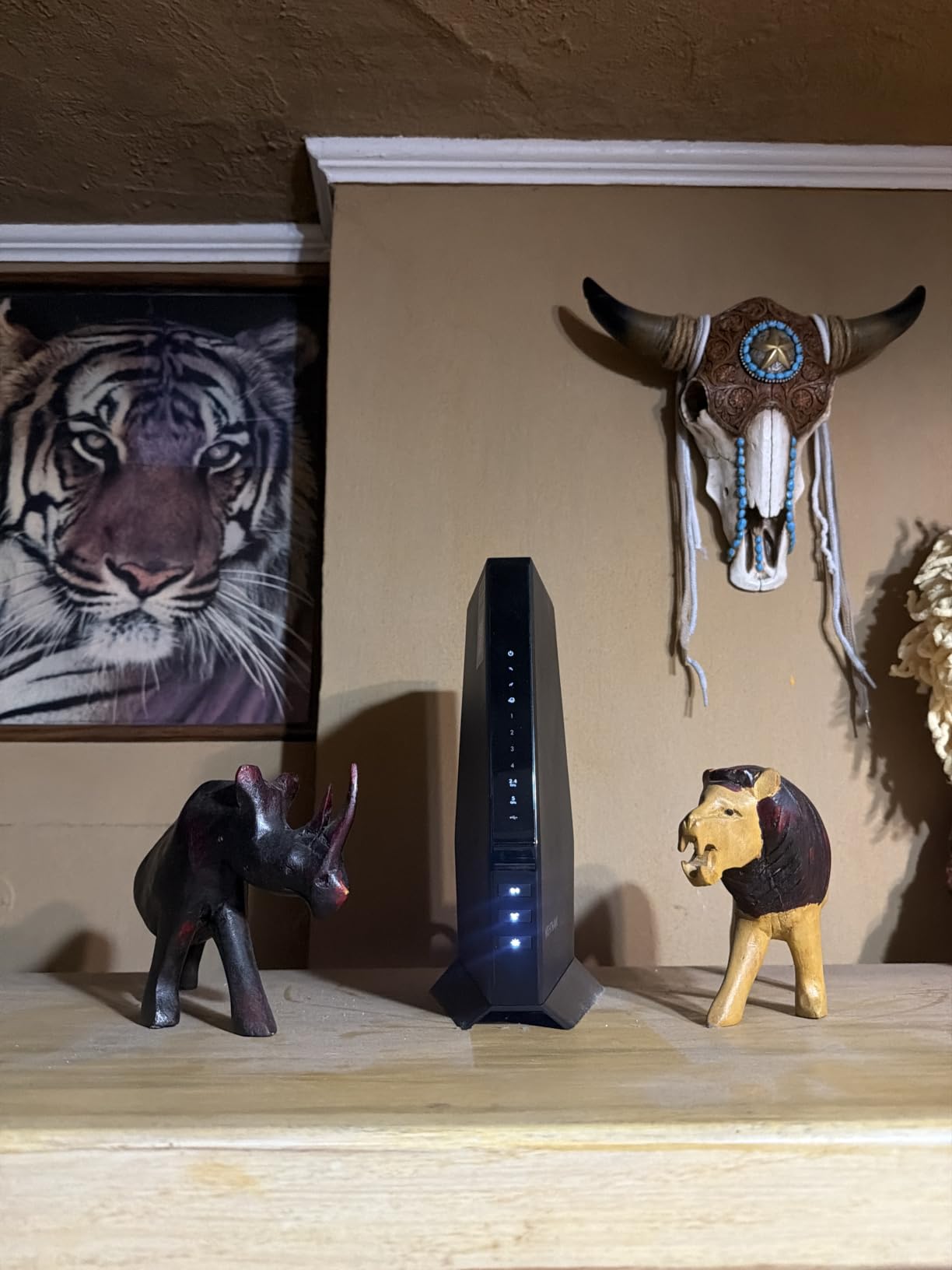 NETGEAR Nighthawk Modem Router Combo (CAX30) DOCSIS 3.1 Cable Modem and WiFi 6 Router - AX2700 2.7 Gbps customer photo 1
