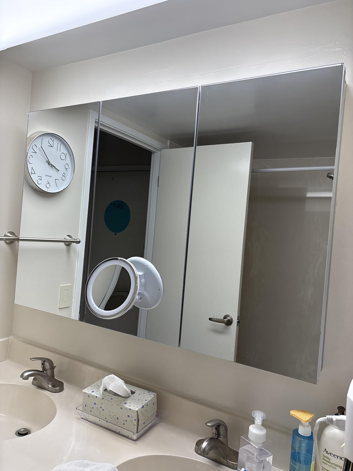 TokeShimi 20x26 Medicine Cabinet Mirror with Storage Tempered, Aluminum Surface Mount or Recessed Medicine Cabinet Silver with Adjustable Shelves for Bathroom Vanity Modern Farmhouse customer photo 2