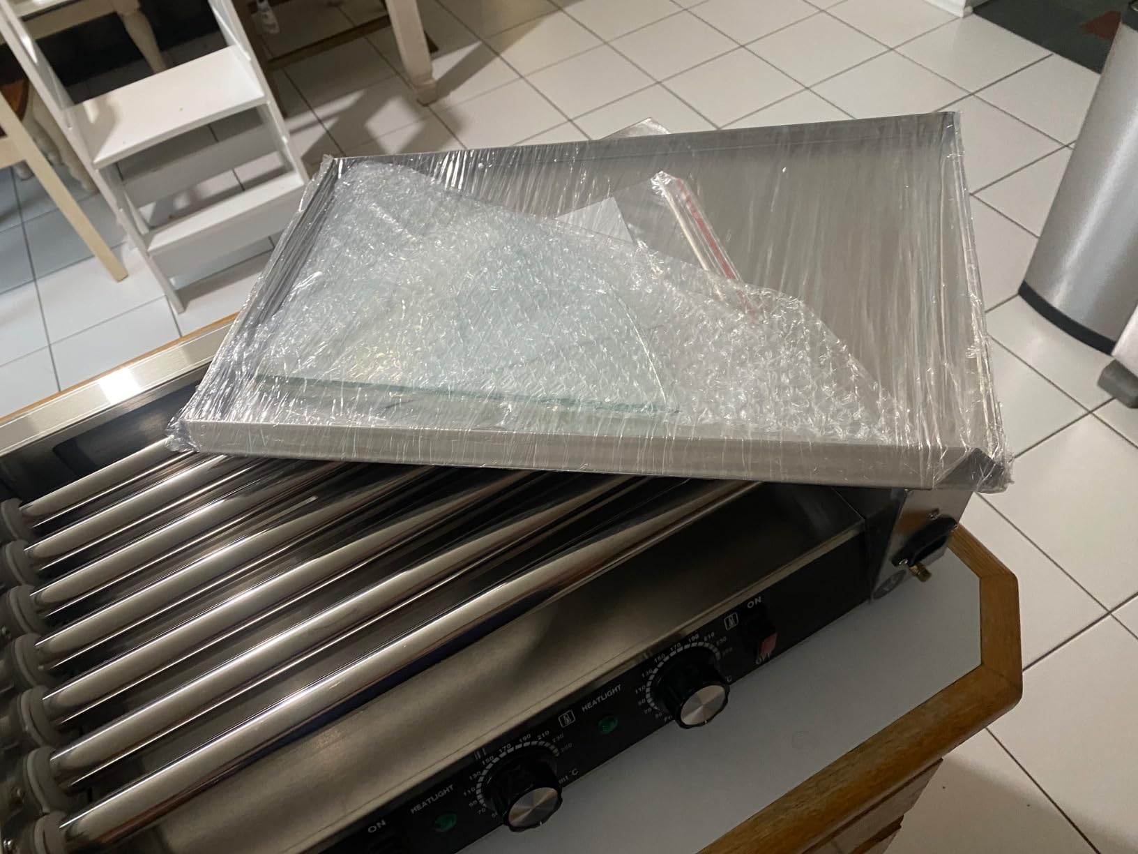 Seeutek Hot Dog Roller 5 Rollers 16 Hot Dogs Capacity 1100W customer photo 1