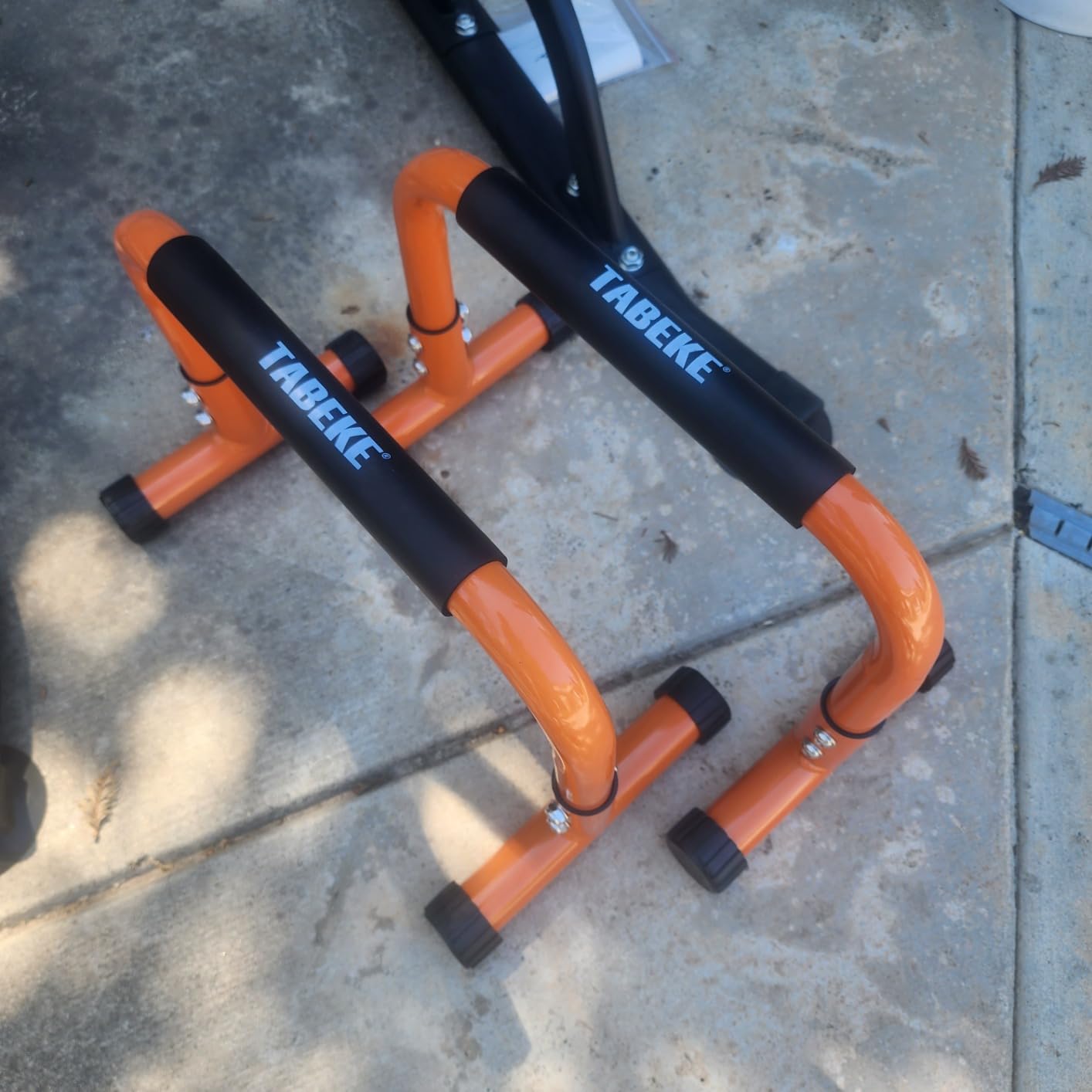 TABEKE Push Up Bar, 14'' High Steel Parallettes & Dip Bar with Full Coverage Foam Handle, Heavy-Duty Calisthenics Parallel Bars for L-Sit, Dips, Home Gym Strength Training Workout customer photo 1