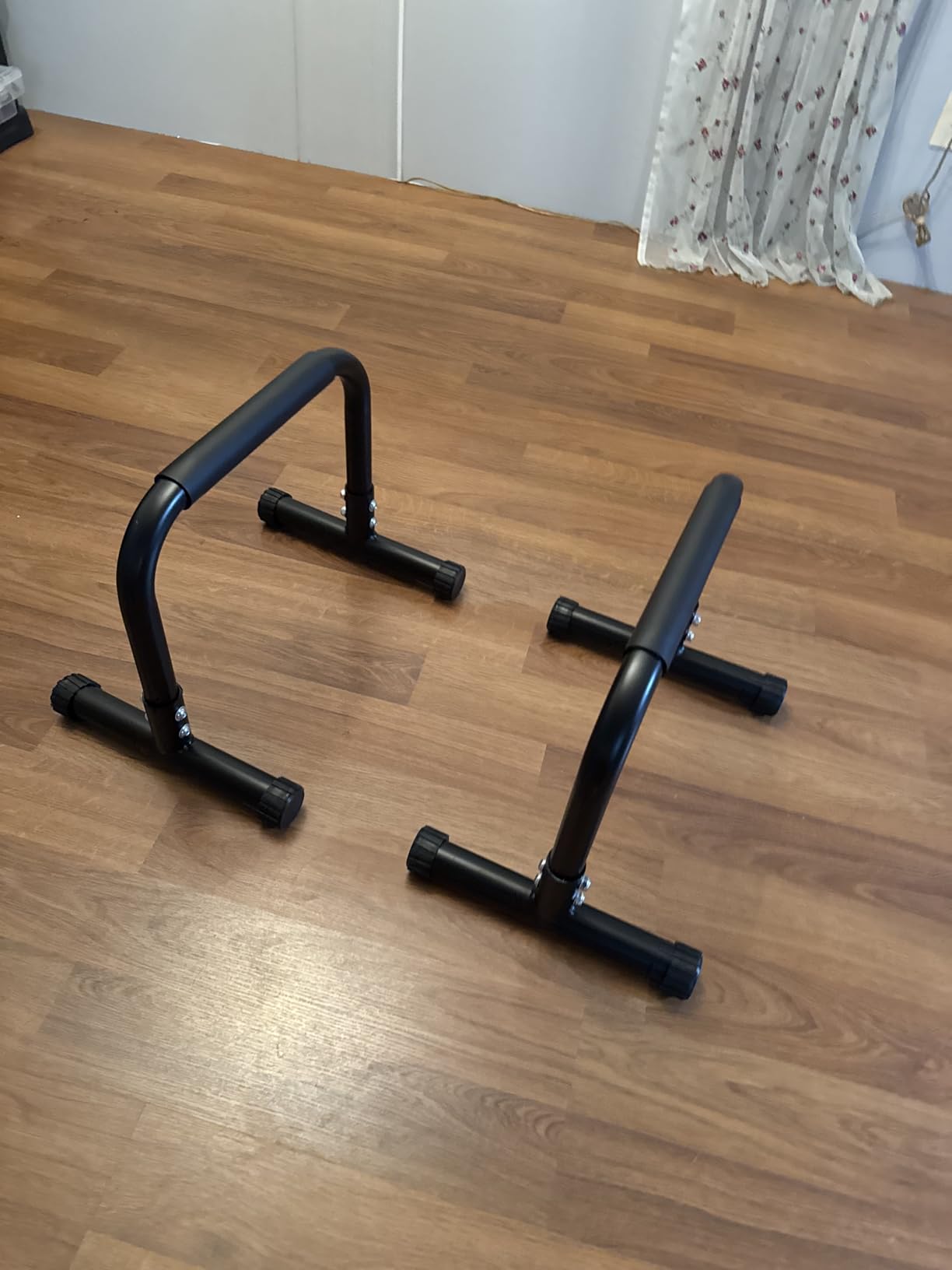 TABEKE Push Up Bar, 14'' High Steel Parallettes & Dip Bar with Full Coverage Foam Handle, Heavy-Duty Calisthenics Parallel Bars for L-Sit, Dips, Home Gym Strength Training Workout customer photo 2